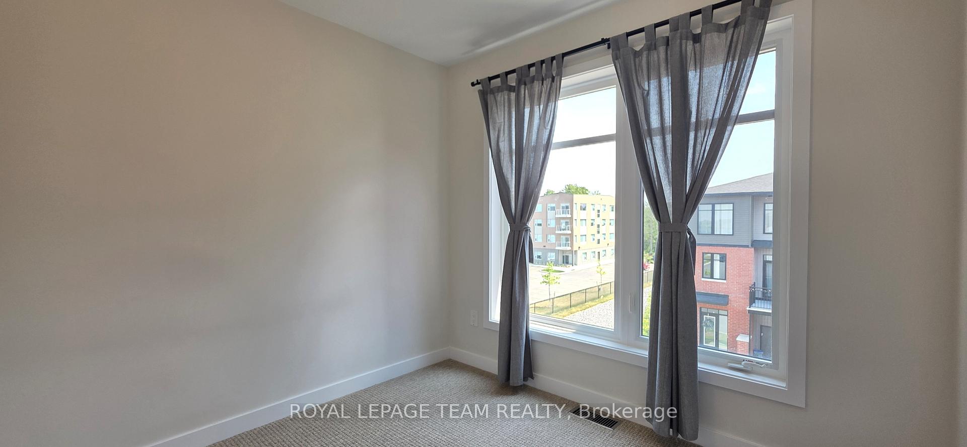 Photo 19 of 657 Corporal Private, Ottawa, Blossom Park/Kemp Park/Findlay Creek — HOMEH