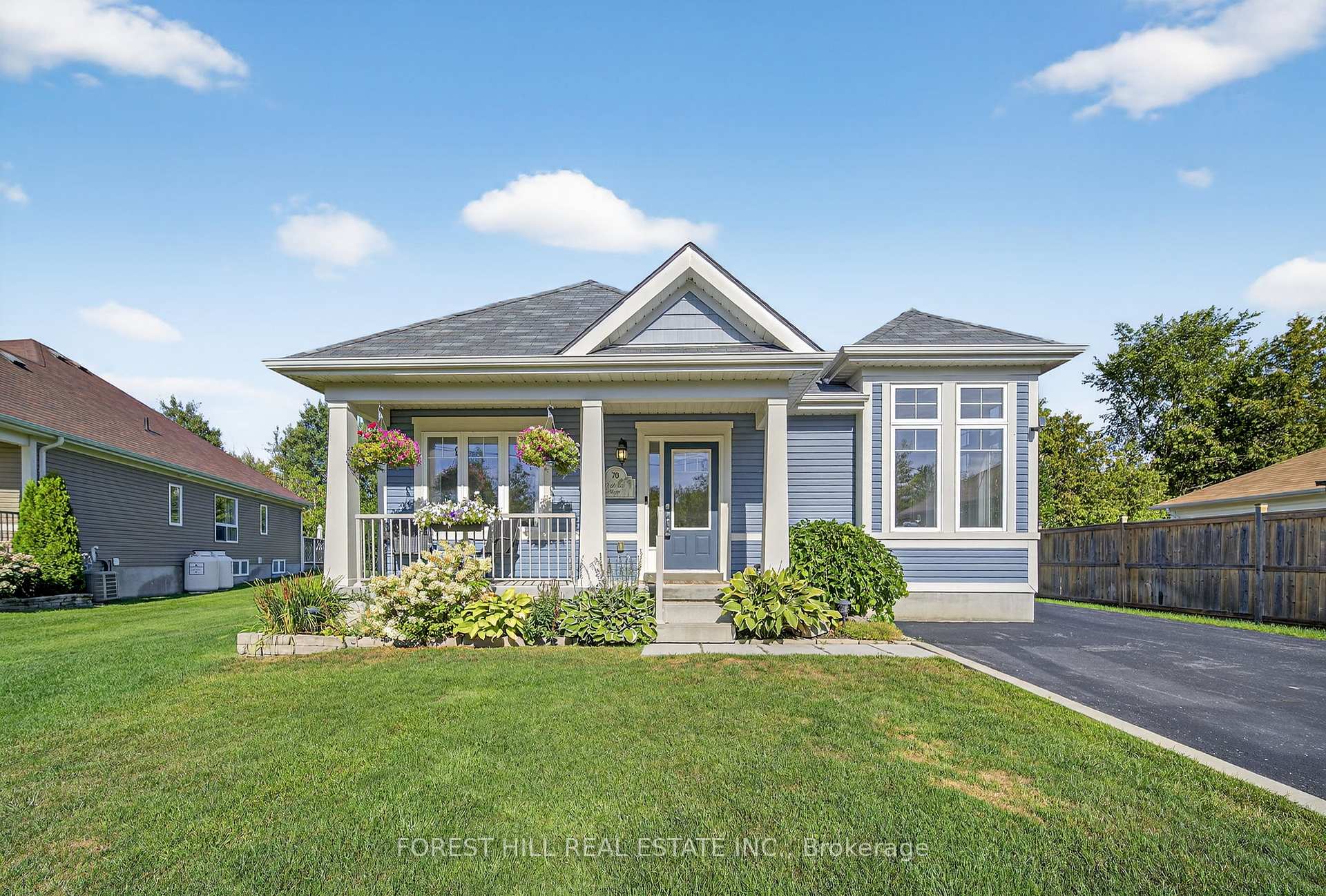 Photo 1 of 70 Robert Street S, Wasaga Beach — HOMEH