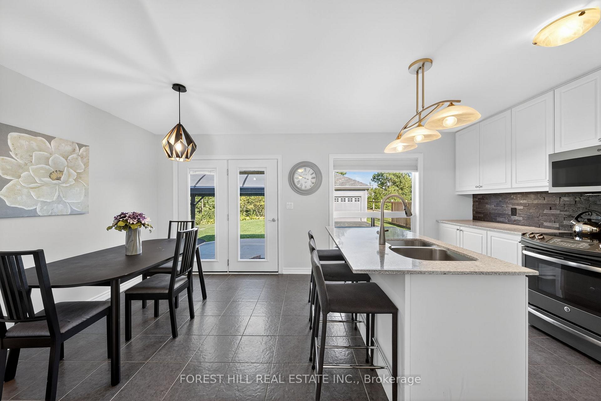 Photo 10 of 70 Robert Street S, Wasaga Beach — HOMEH