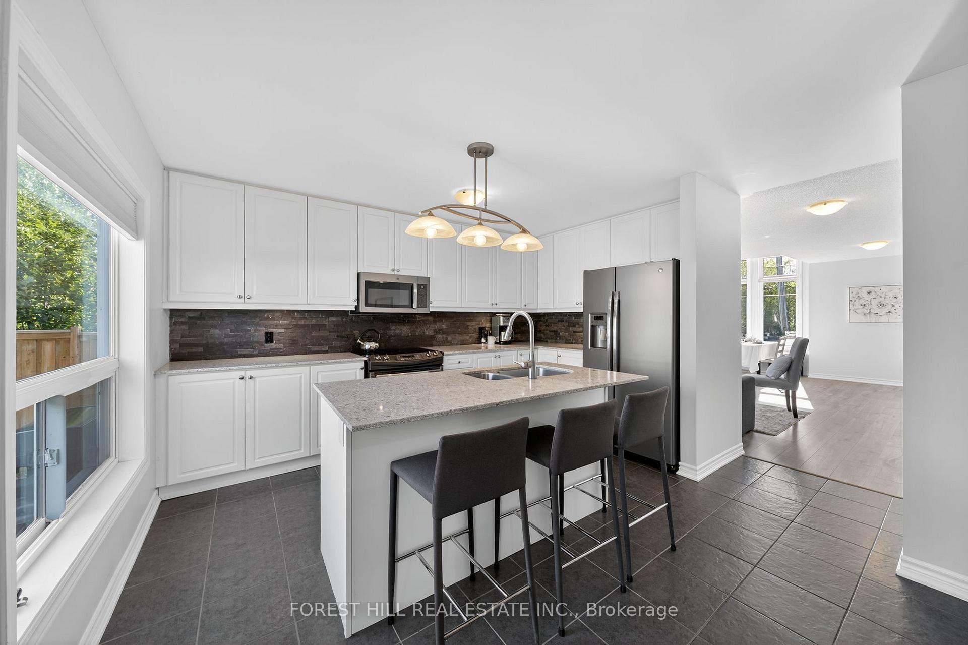 Photo 12 of 70 Robert Street S, Wasaga Beach — HOMEH