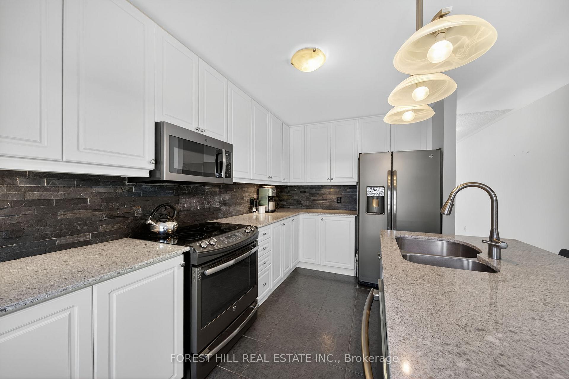 Photo 13 of 70 Robert Street S, Wasaga Beach — HOMEH