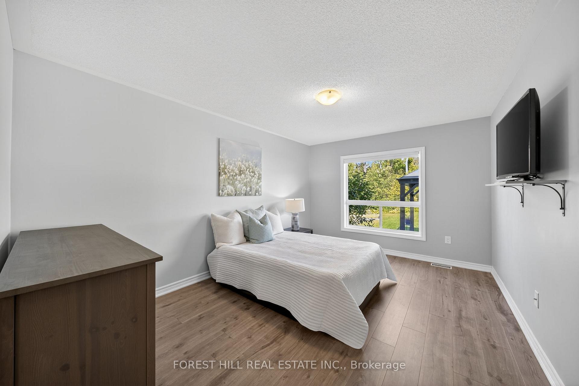 Photo 21 of 70 Robert Street S, Wasaga Beach — HOMEH