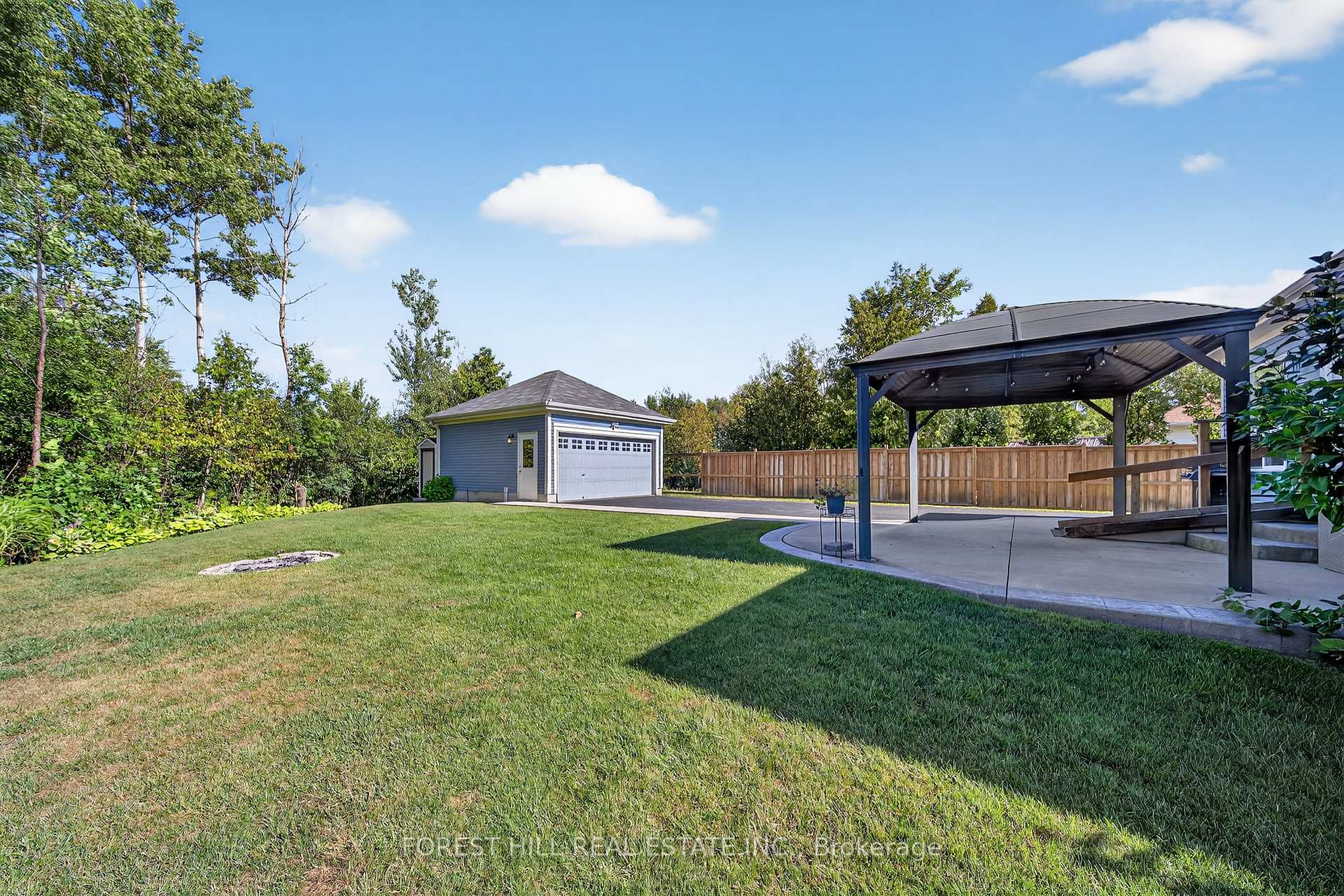 Photo 32 of 70 Robert Street S, Wasaga Beach — HOMEH