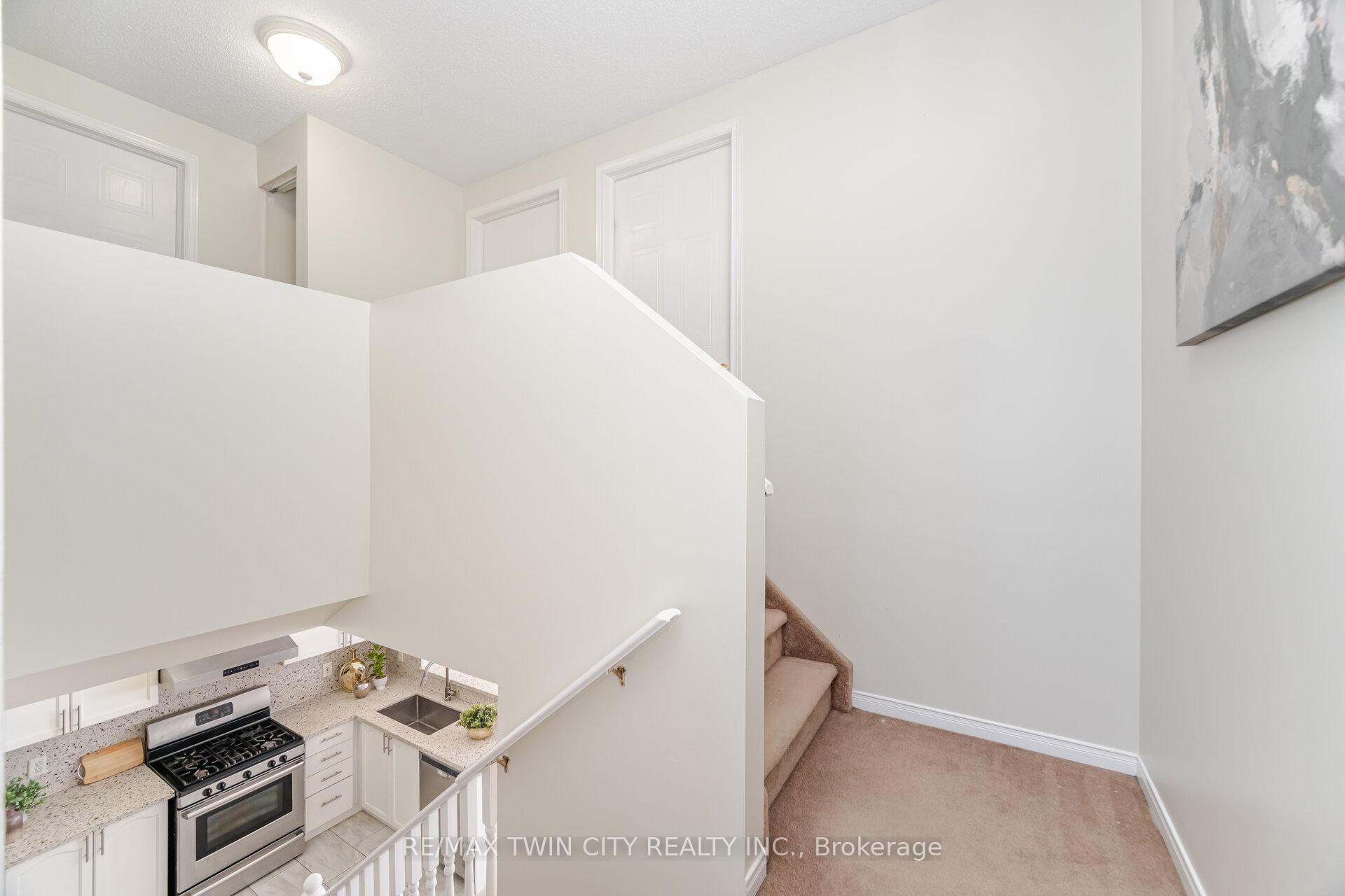 Photo 16 of 525 Chablis Drive, Waterloo — HOMEH