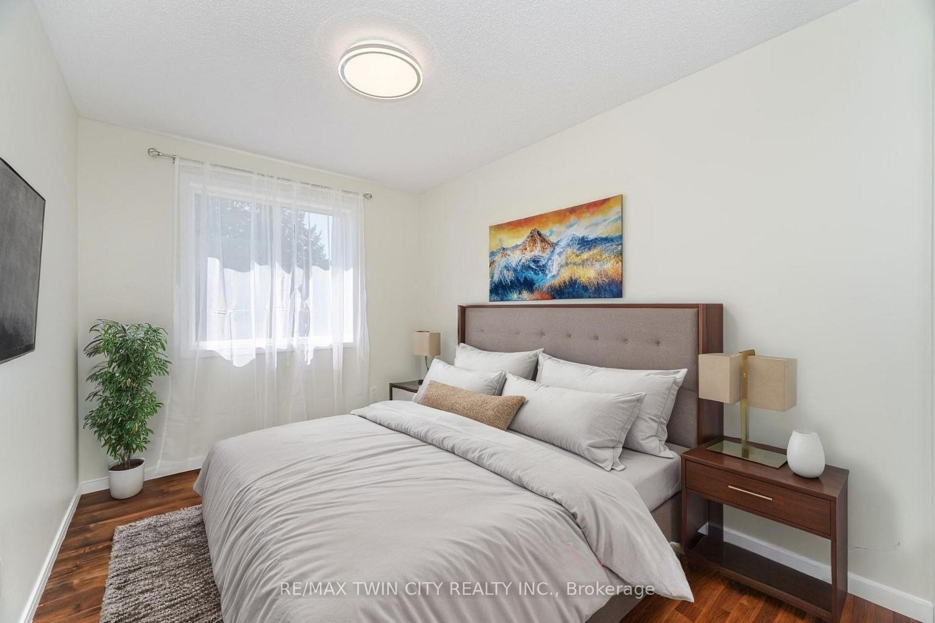 Photo 24 of 525 Chablis Drive, Waterloo — HOMEH