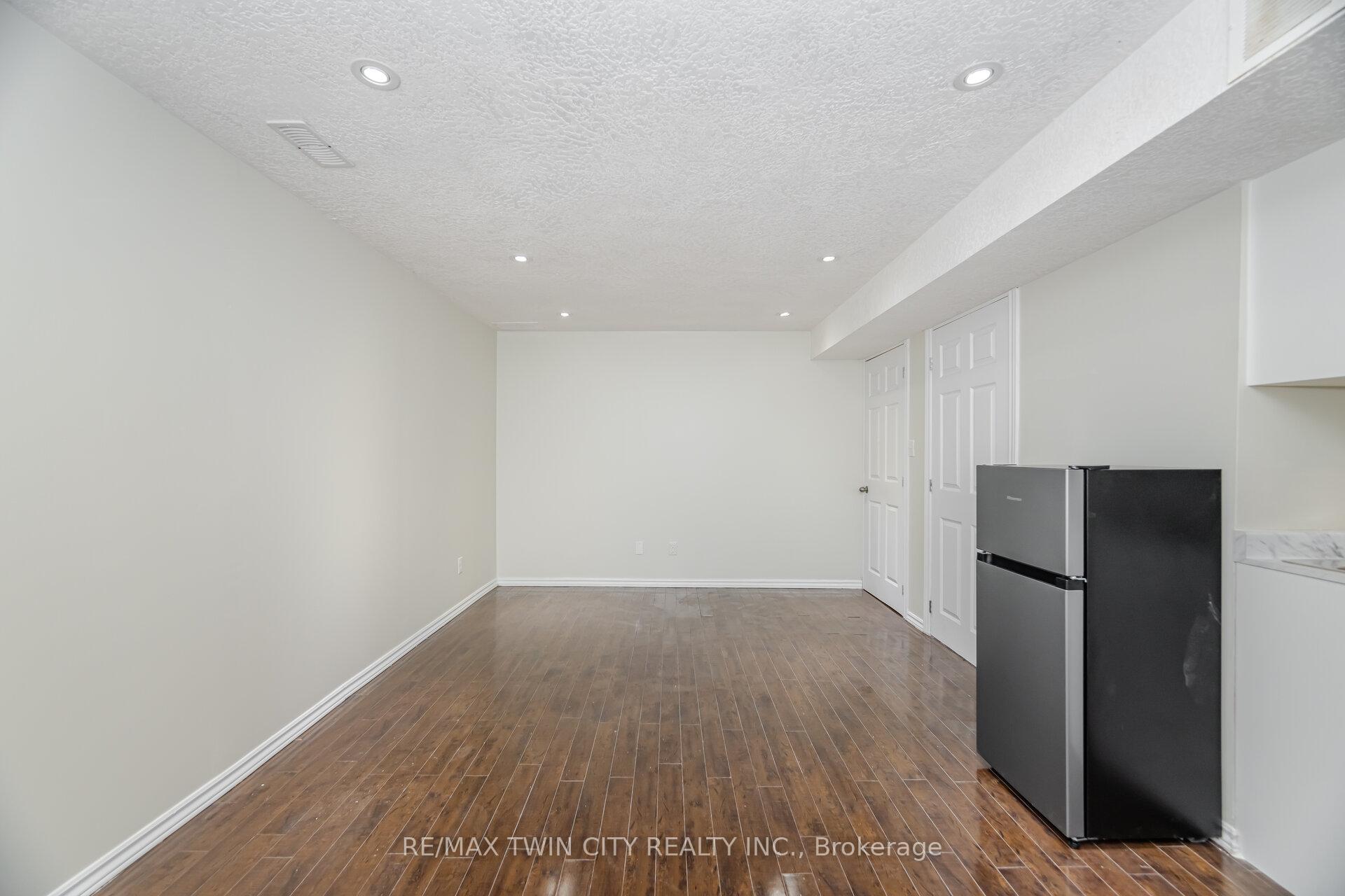 Photo 30 of 525 Chablis Drive, Waterloo — HOMEH