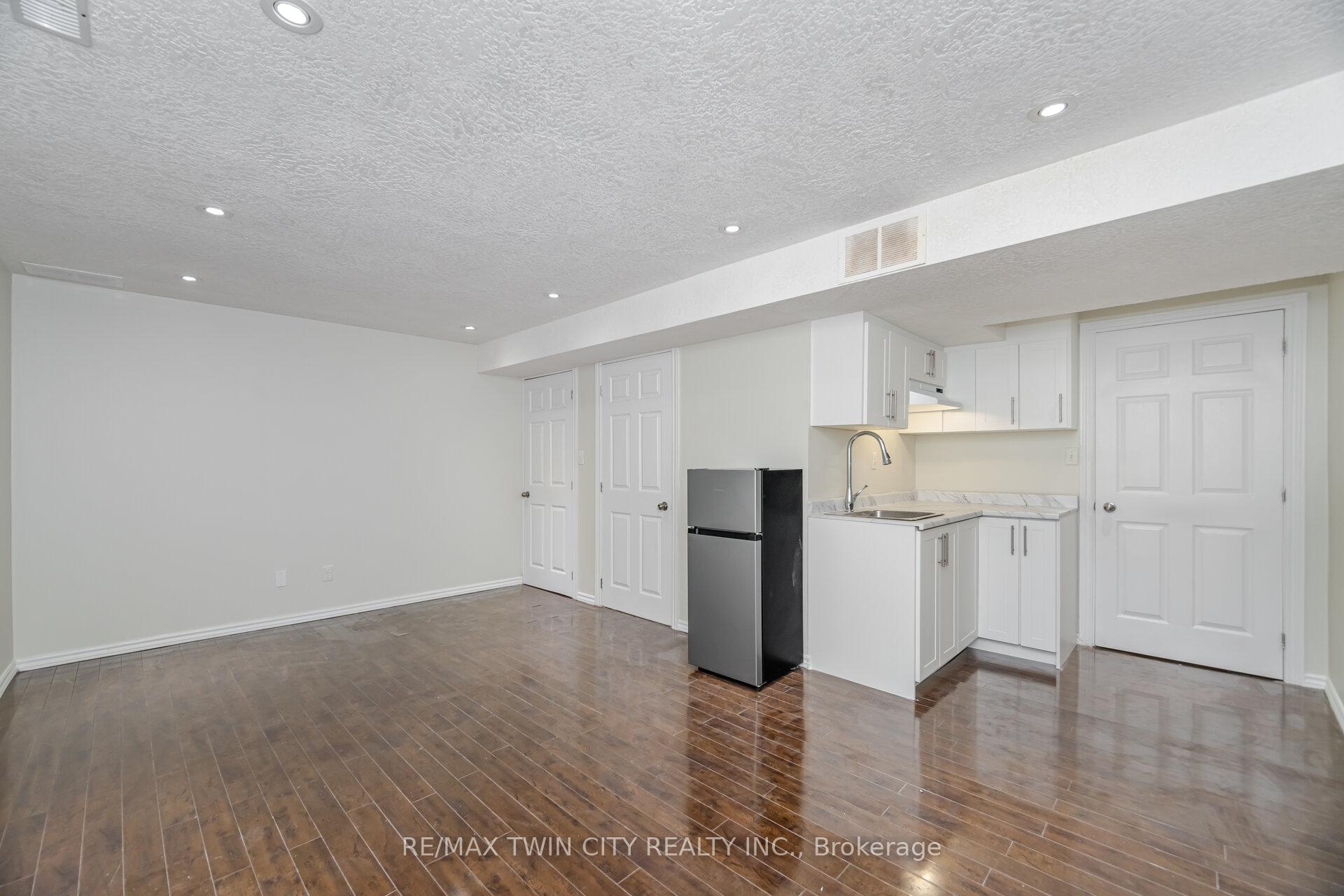 Photo 32 of 525 Chablis Drive, Waterloo — HOMEH