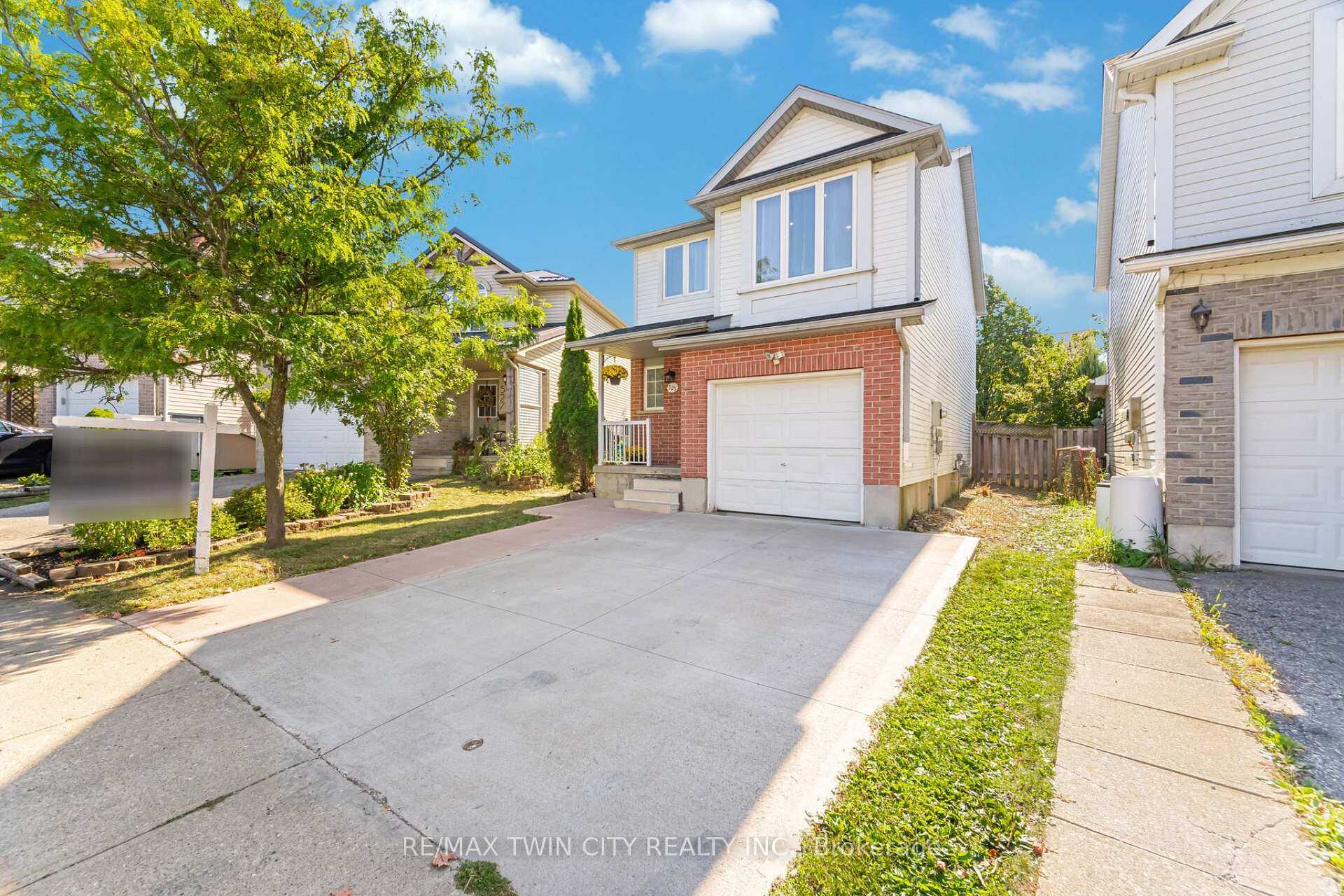 Photo 41 of 525 Chablis Drive, Waterloo — HOMEH