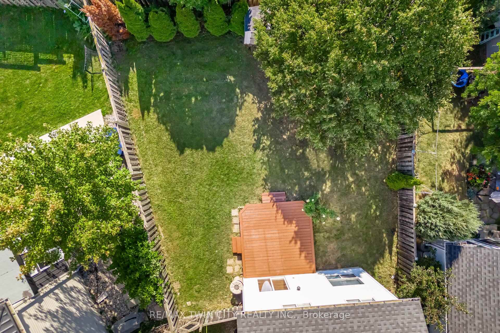 Photo 43 of 525 Chablis Drive, Waterloo — HOMEH
