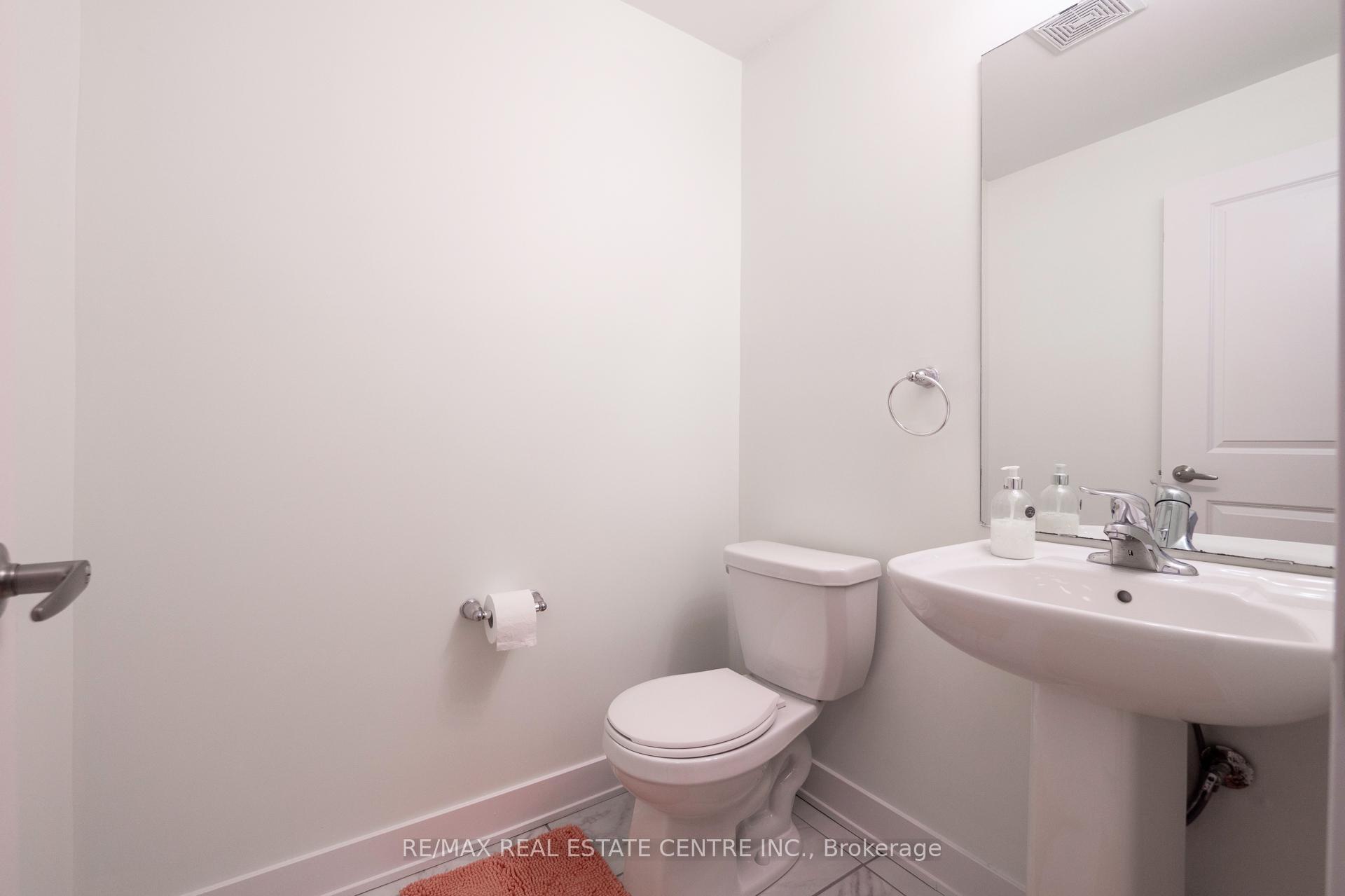 Photo 5 of 53 Benoit Street, Vaughan, Vellore Village — HOMEH