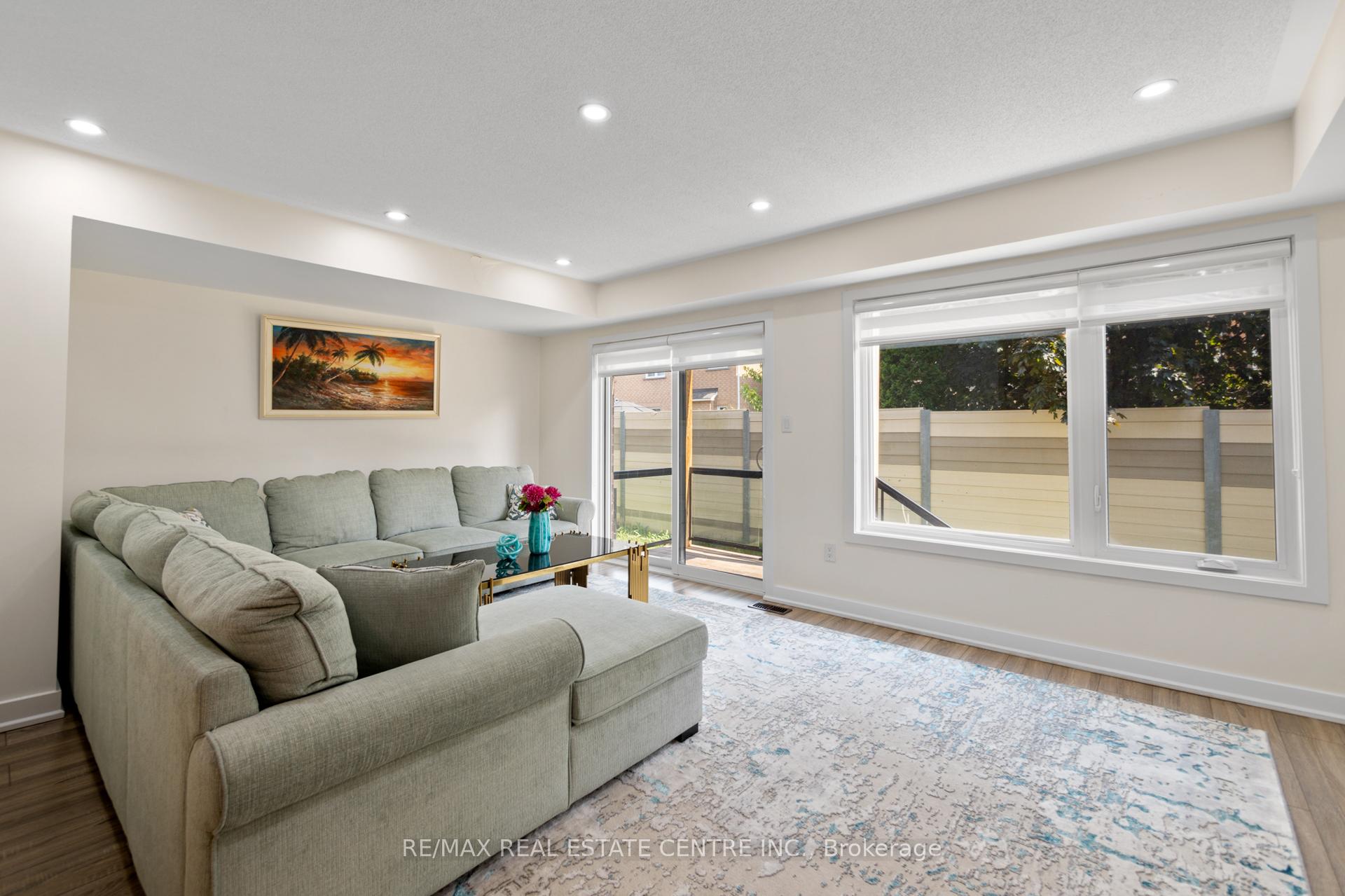 Photo 6 of 53 Benoit Street, Vaughan, Vellore Village — HOMEH