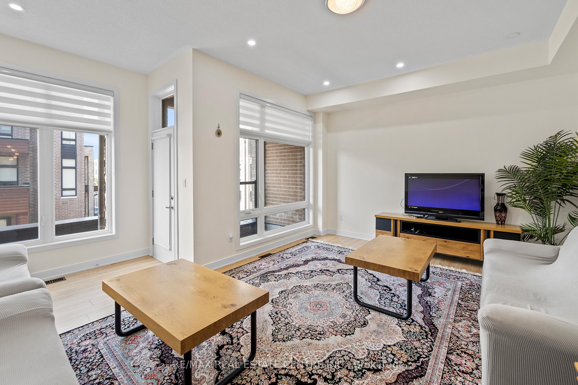 Photo 9 of 53 Benoit Street, Vaughan, Vellore Village — HOMEH