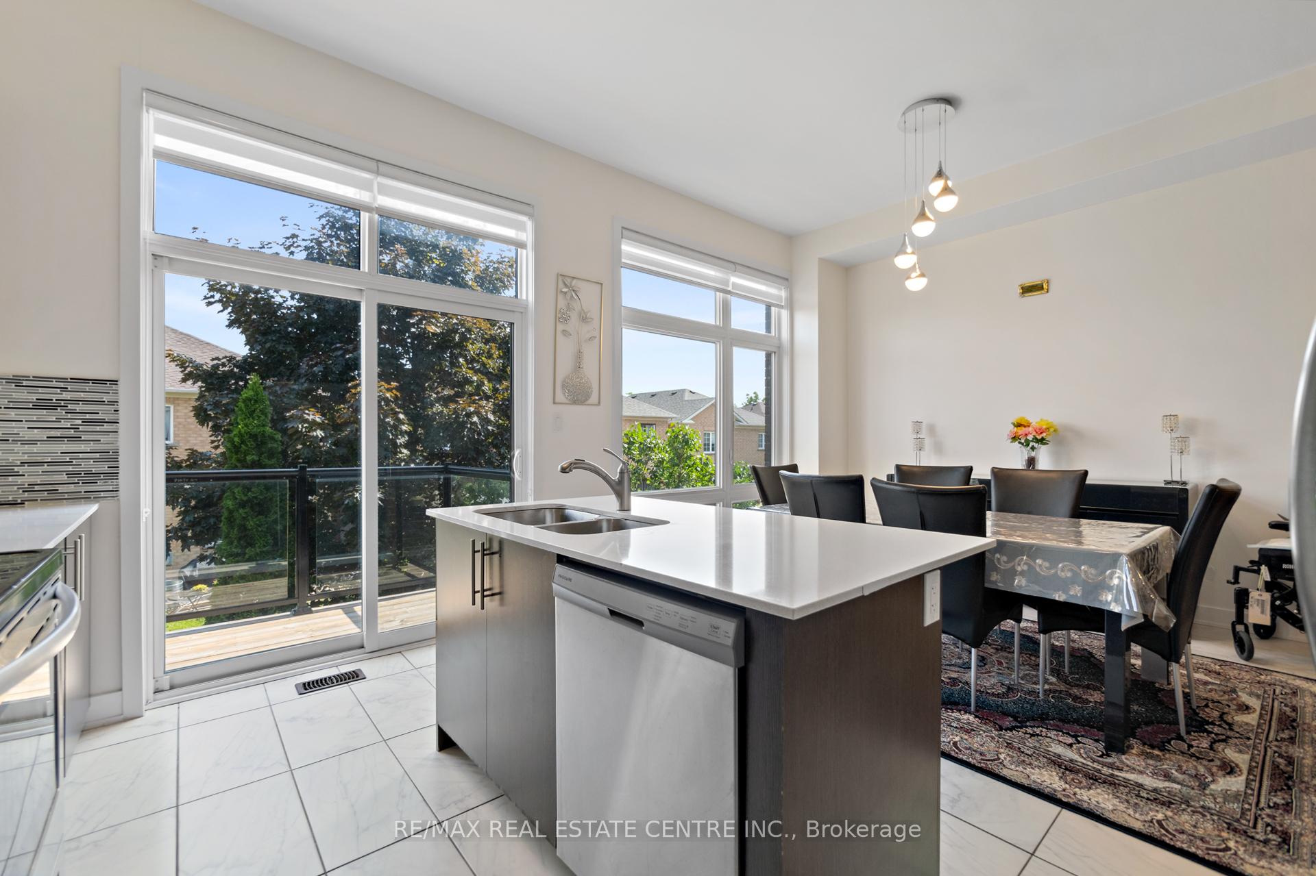 Photo 16 of 53 Benoit Street, Vaughan, Vellore Village — HOMEH