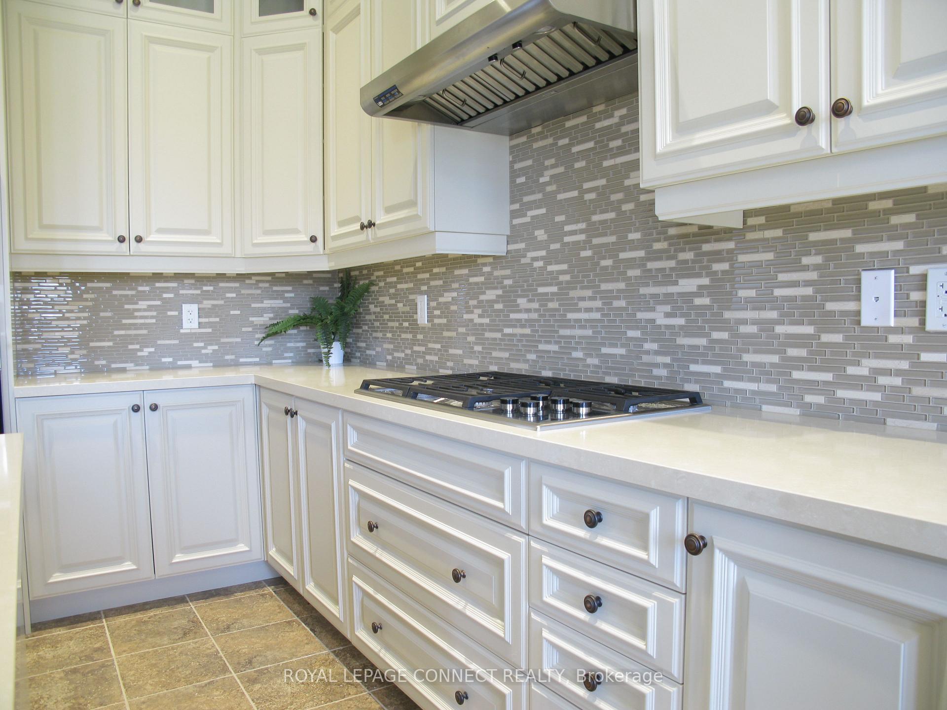 Photo 7 of 63 Hurst Avenue, Vaughan, Patterson — HOMEH