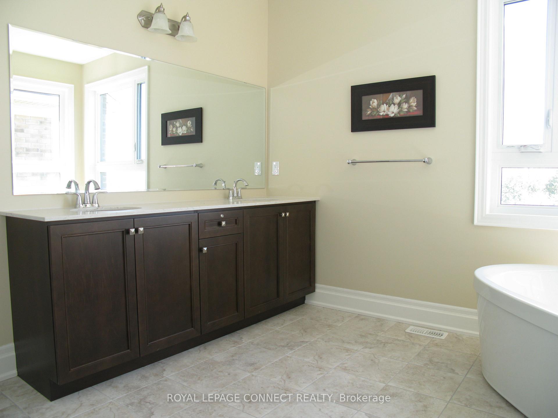 Photo 19 of 63 Hurst Avenue, Vaughan, Patterson — HOMEH
