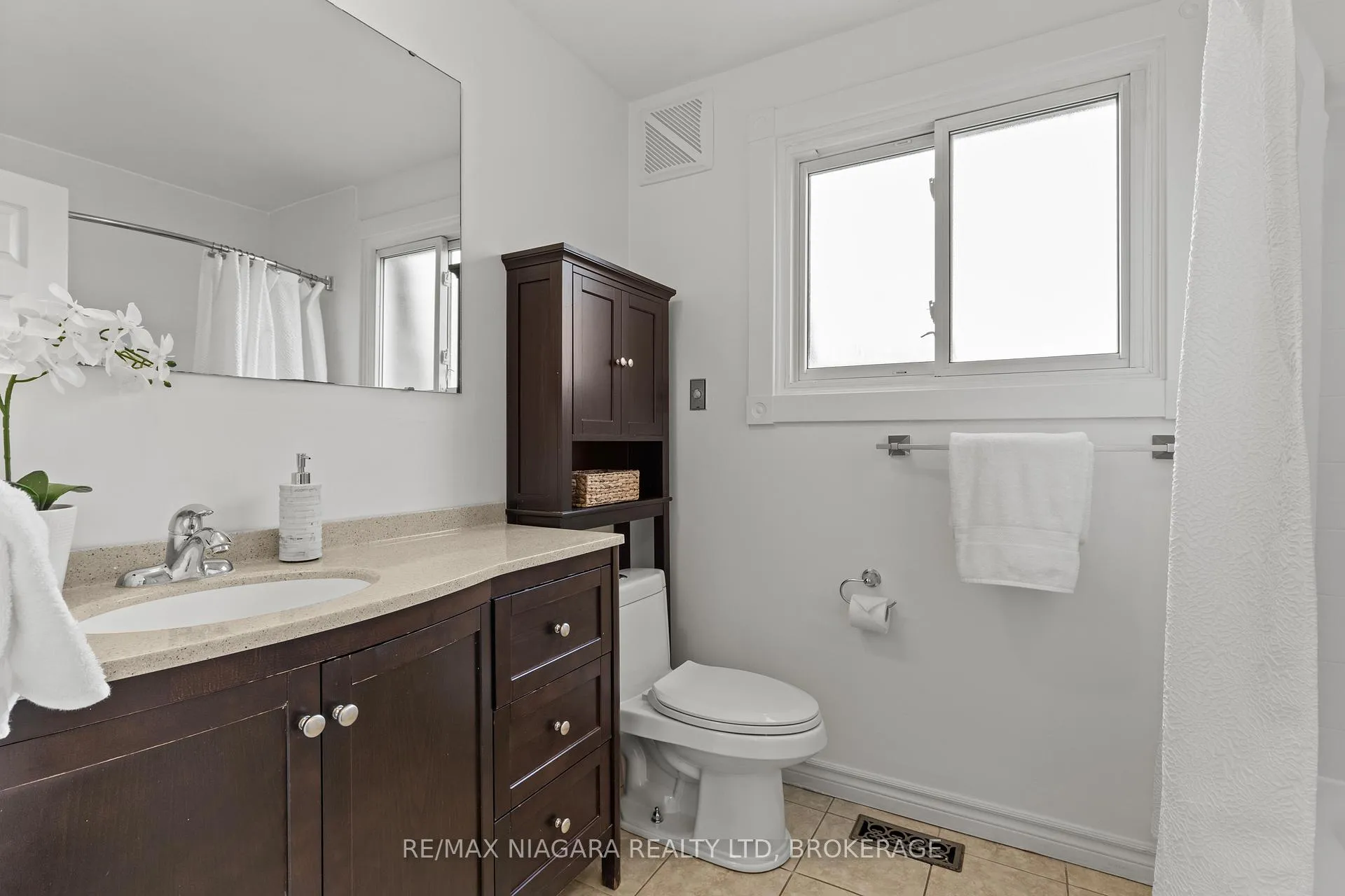 Photo 25 of 115 Edgar Street, Welland, Prince Charles — HOMEH