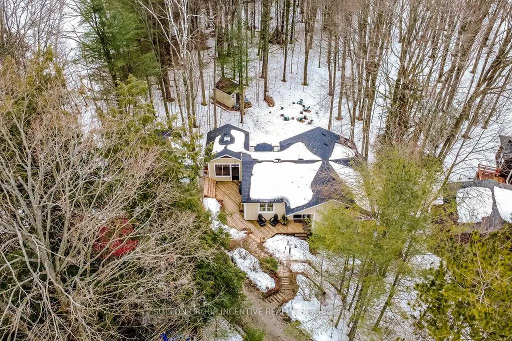 Photo 3 of 11 Beechwood Road, Oro-Medonte, Horseshoe Valley — HOMEH