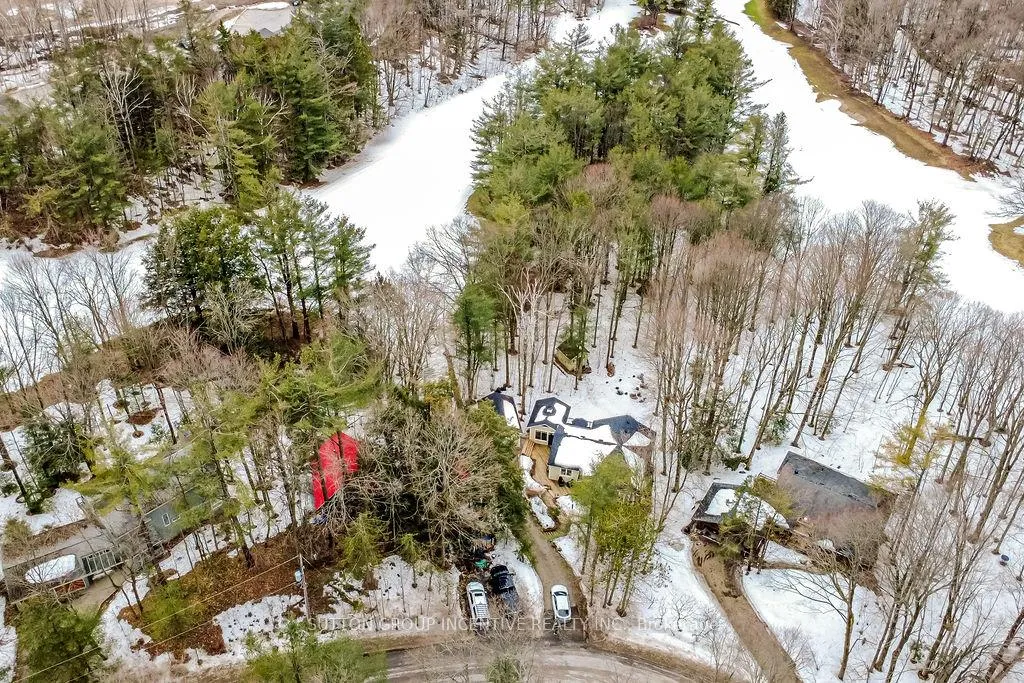 Photo 4 of 11 Beechwood Road, Oro-Medonte, Horseshoe Valley — HOMEH