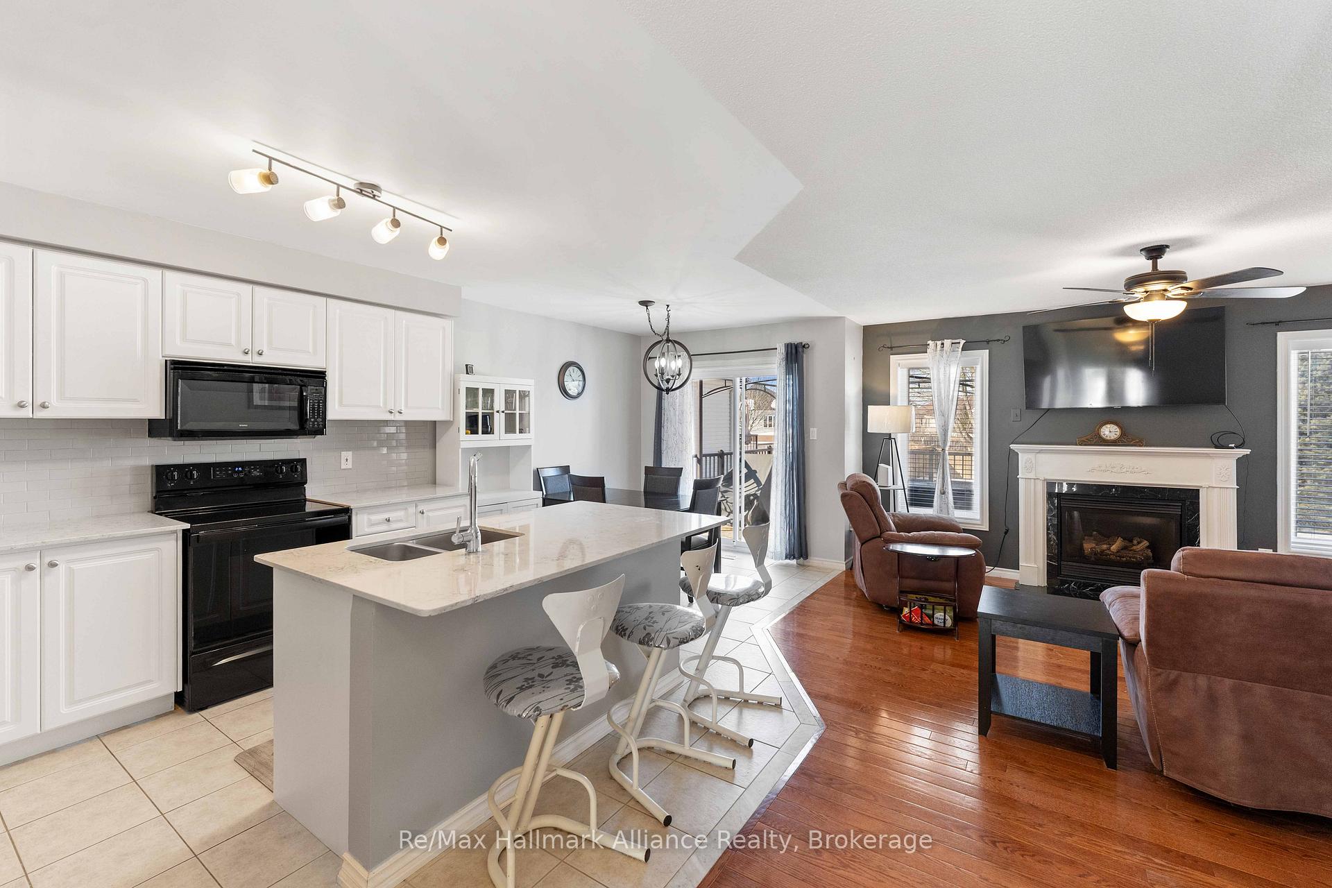 Photo 9 of 20 Meadowood Drive, Wasaga Beach — HOMEH