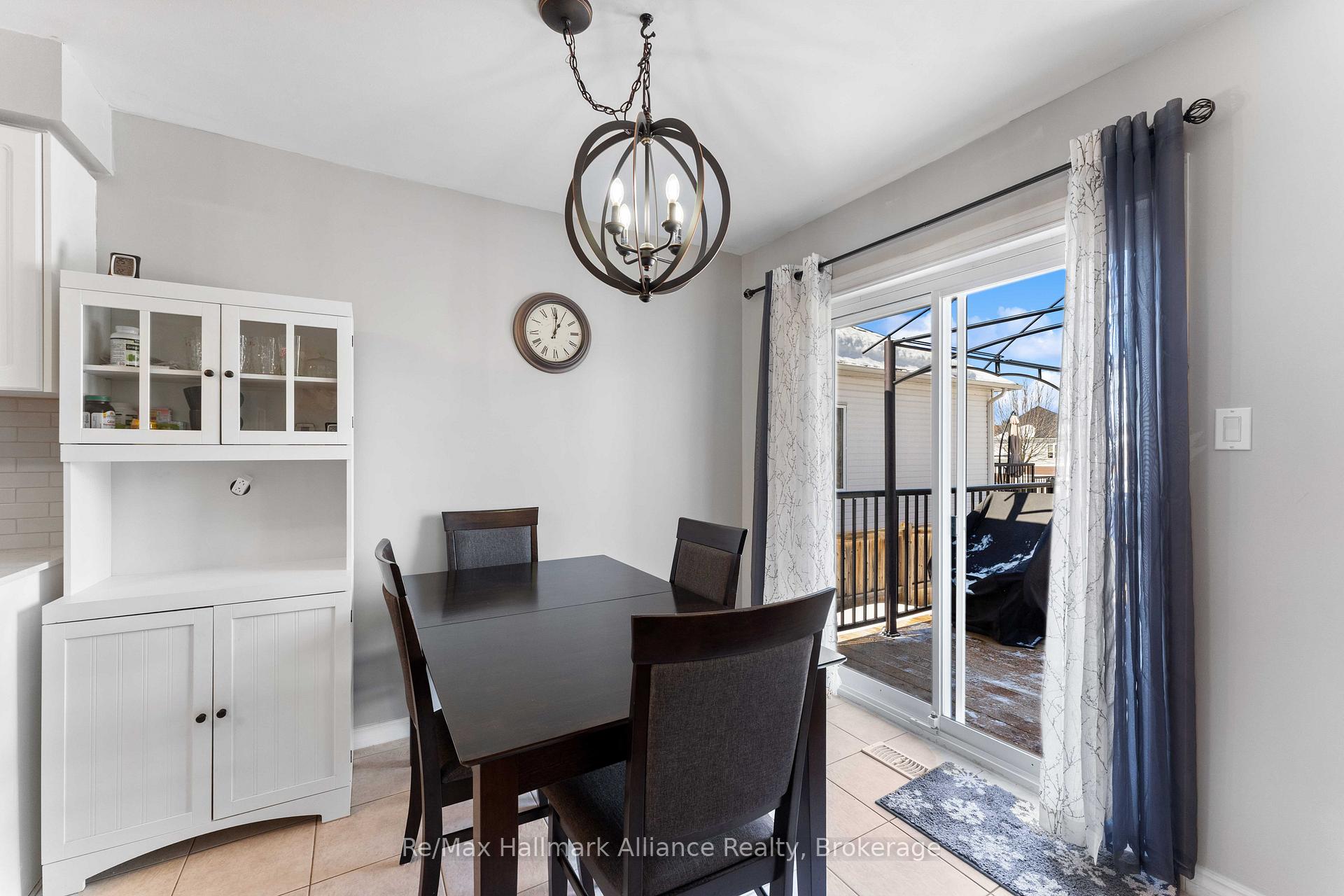Photo 10 of 20 Meadowood Drive, Wasaga Beach — HOMEH