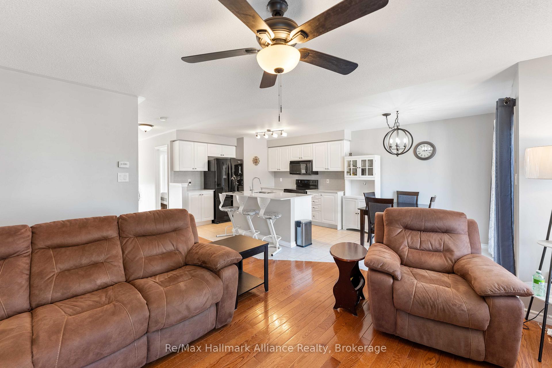 Photo 12 of 20 Meadowood Drive, Wasaga Beach — HOMEH