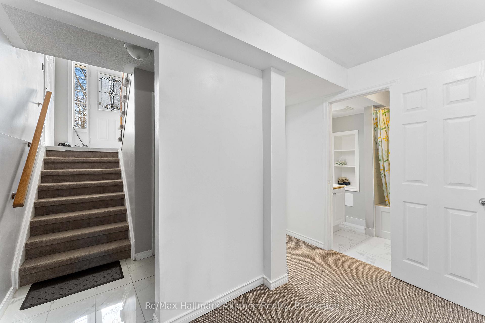 Photo 18 of 20 Meadowood Drive, Wasaga Beach — HOMEH