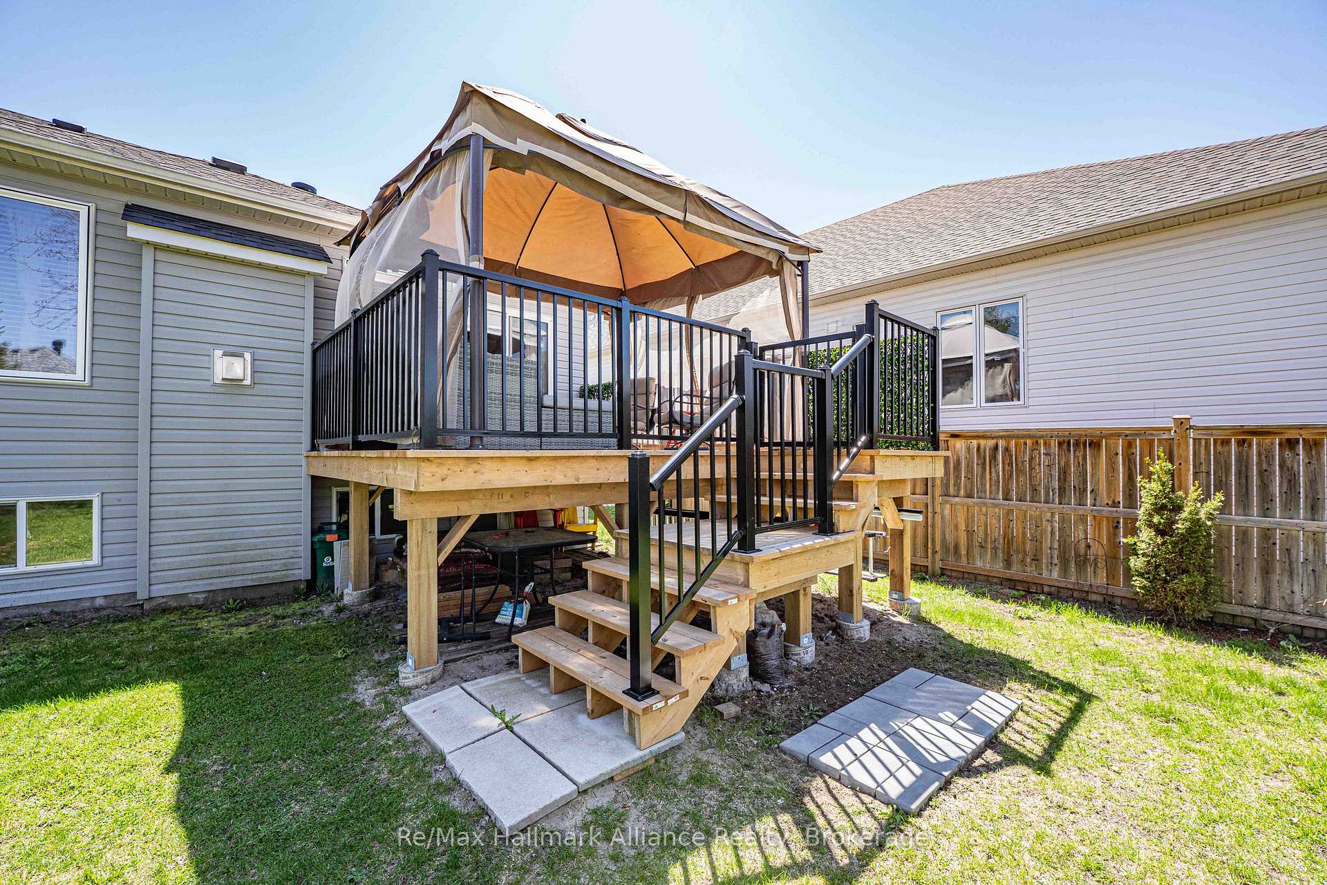 Photo 23 of 20 Meadowood Drive, Wasaga Beach — HOMEH