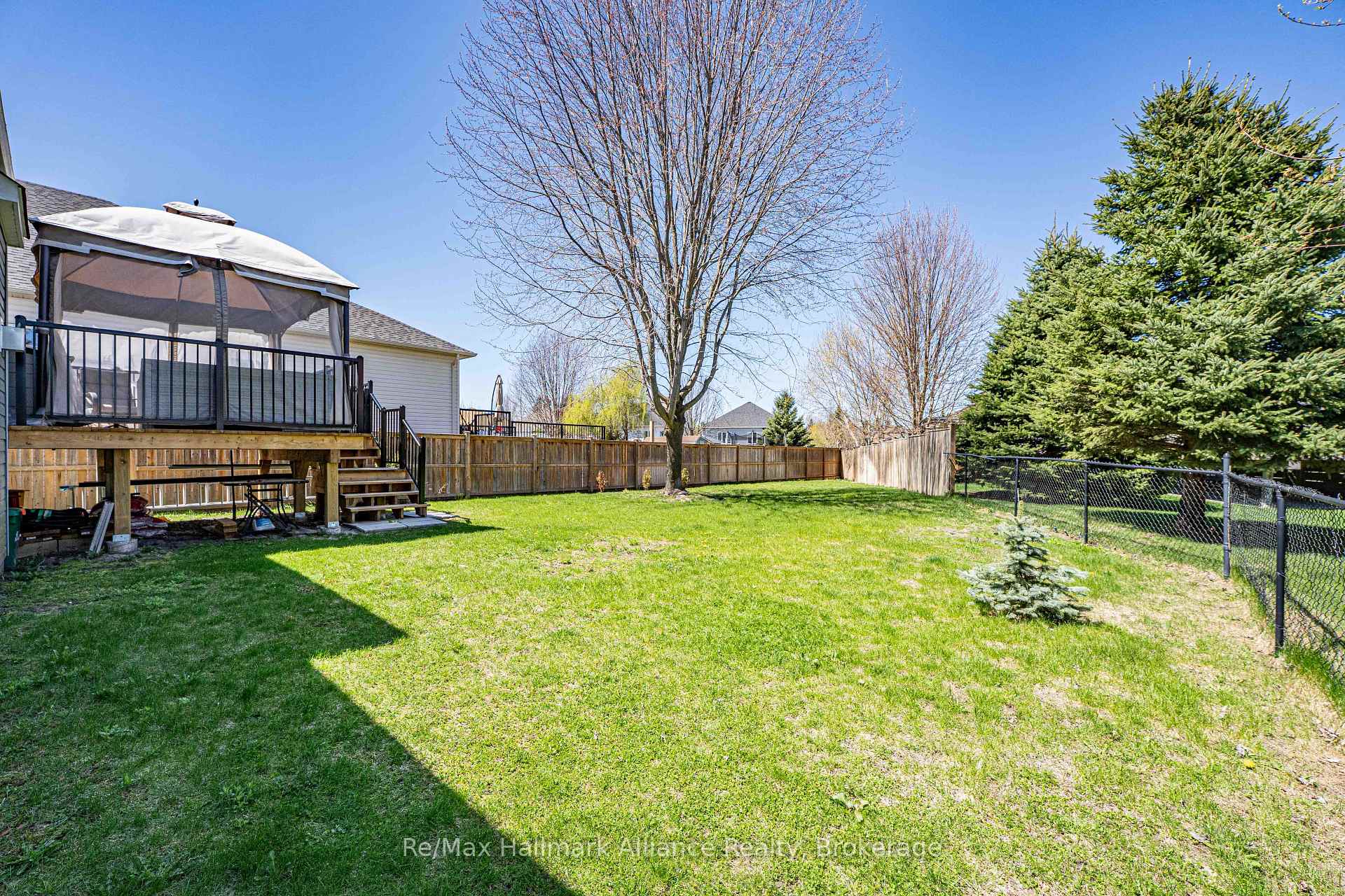 Photo 24 of 20 Meadowood Drive, Wasaga Beach — HOMEH