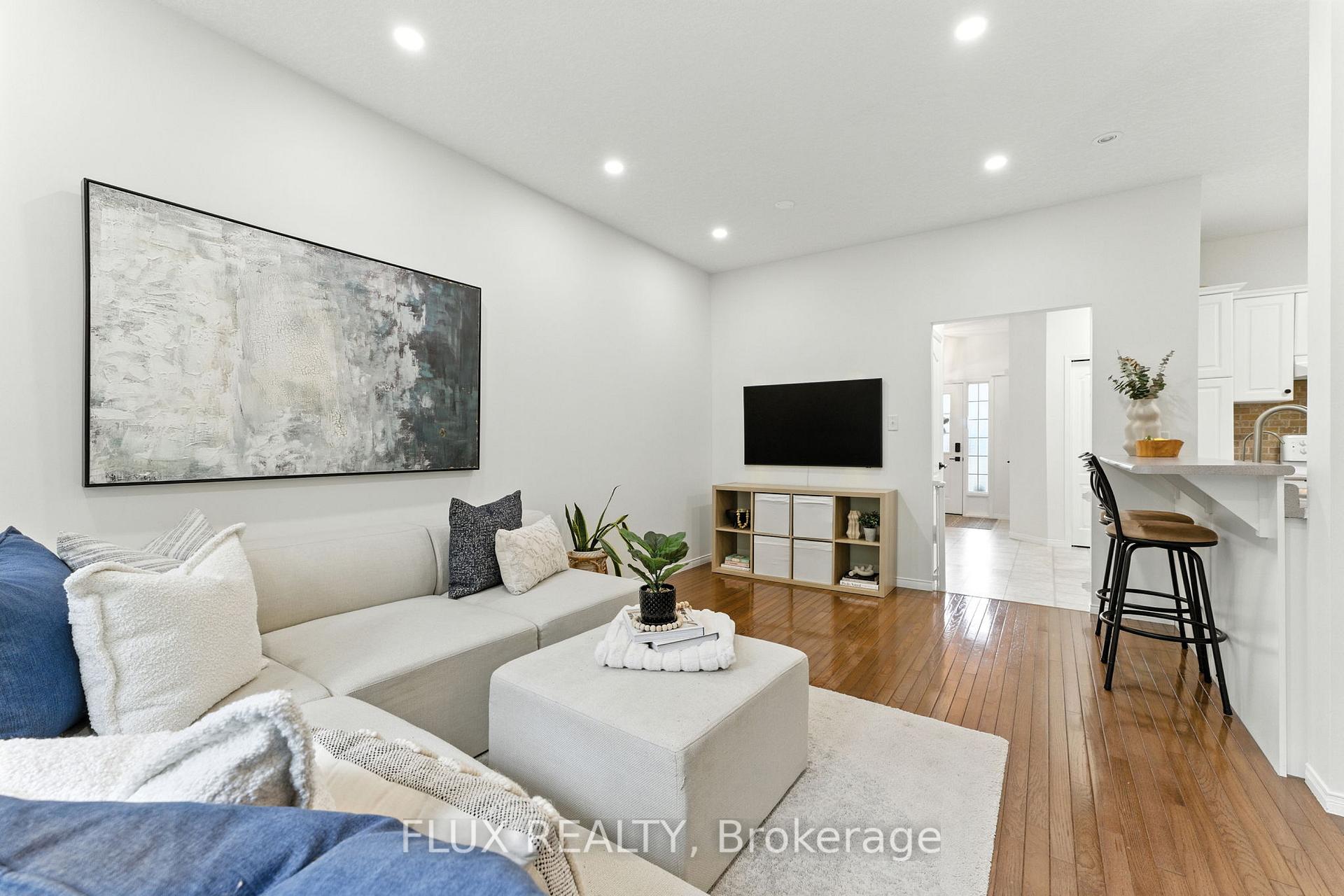 Photo 4 of 120 Reiber Court, Waterloo, Beechwood — HOMEH