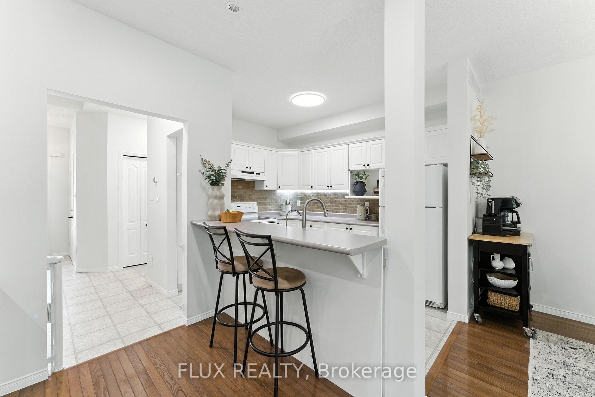 Photo 7 of 120 Reiber Court, Waterloo, Beechwood — HOMEH