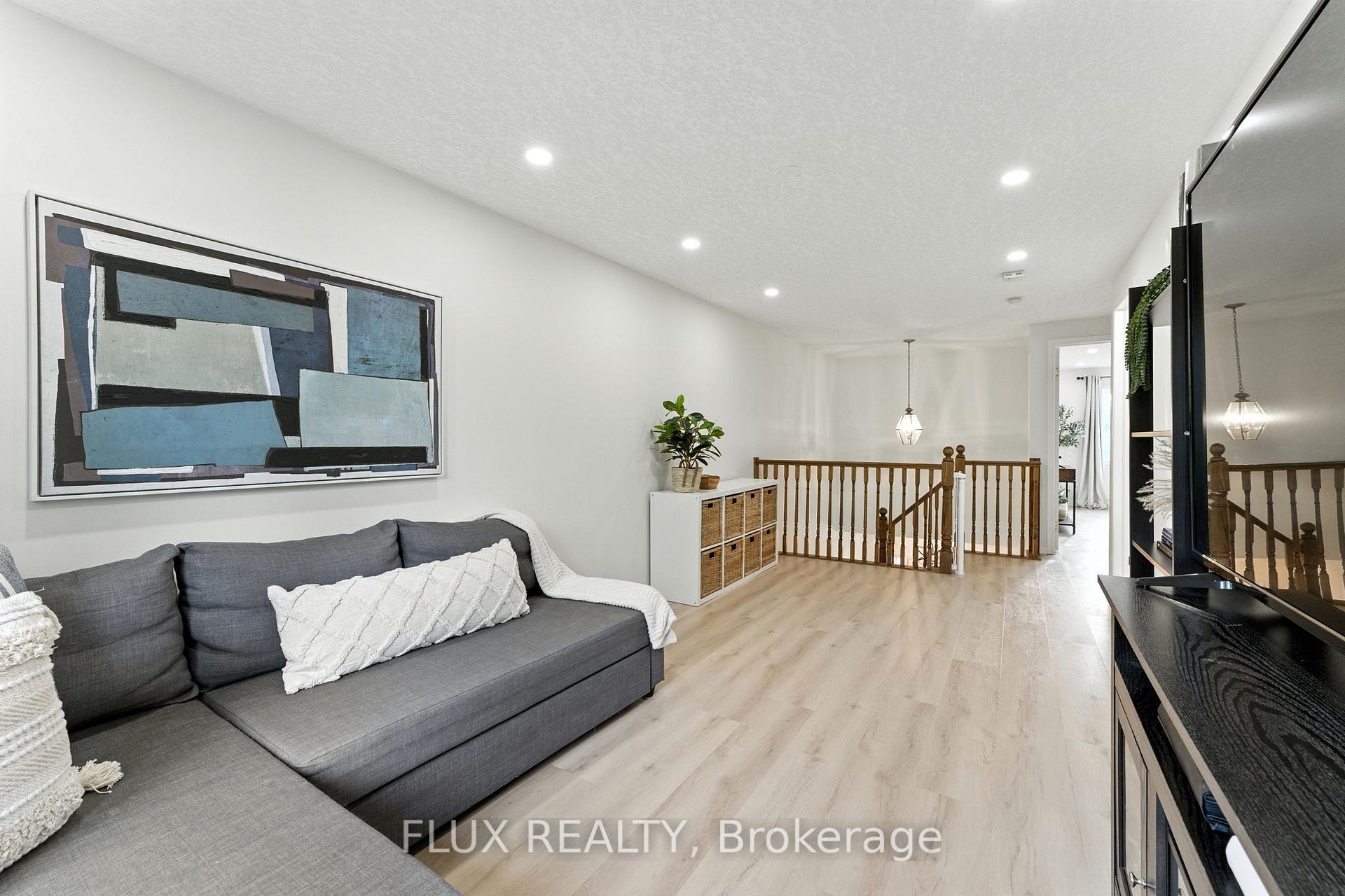 Photo 15 of 120 Reiber Court, Waterloo, Beechwood — HOMEH