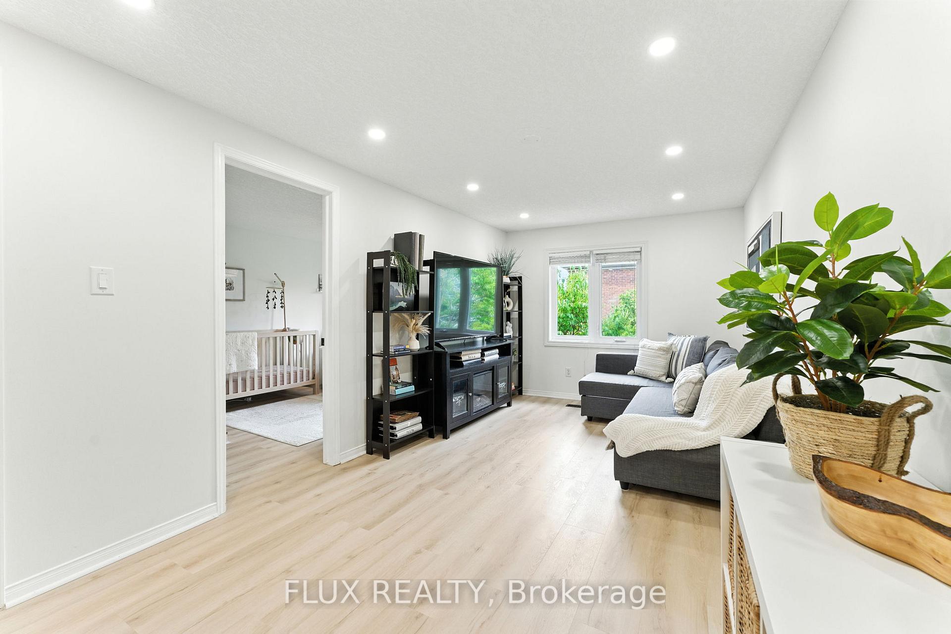 Photo 17 of 120 Reiber Court, Waterloo, Beechwood — HOMEH