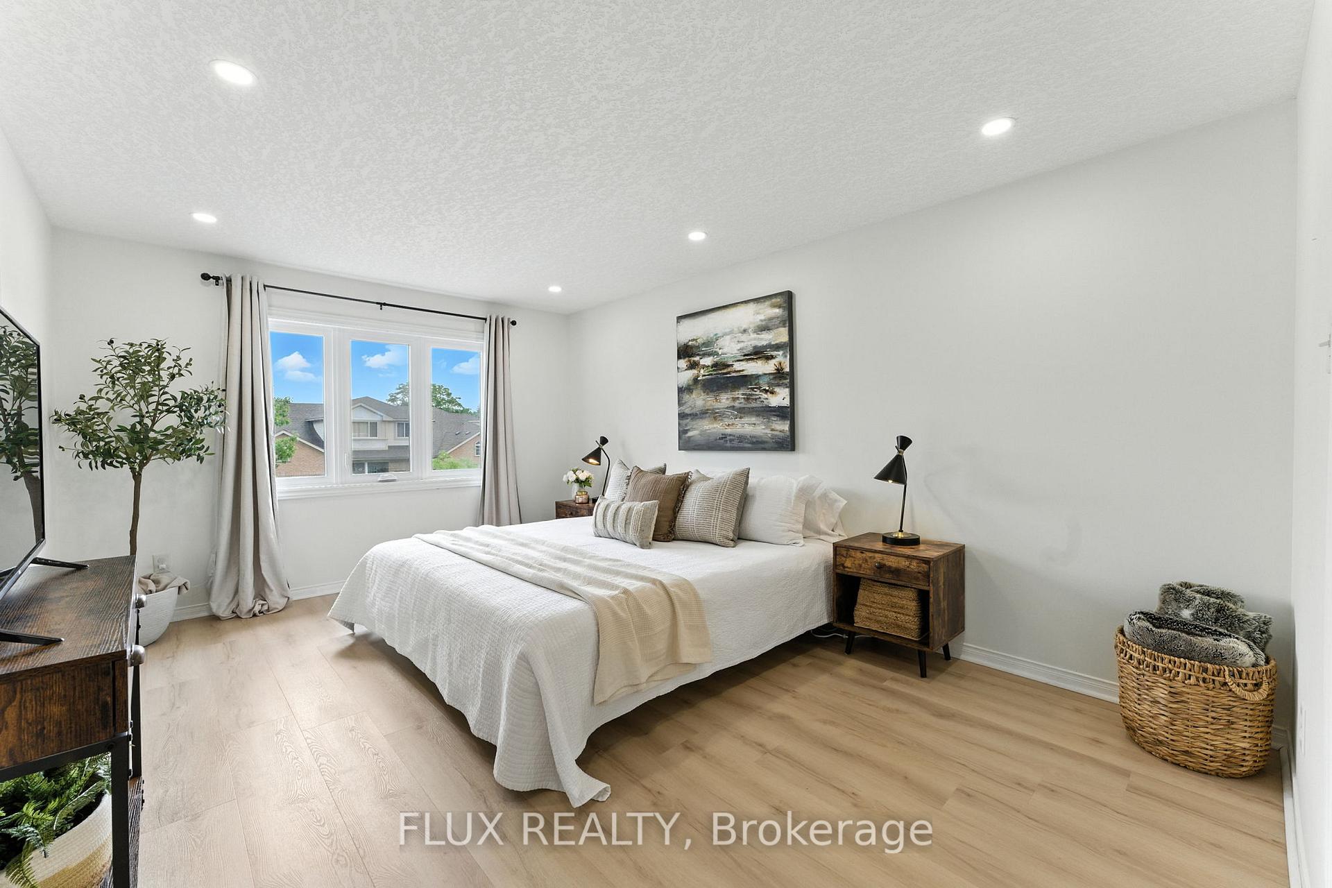 Photo 19 of 120 Reiber Court, Waterloo, Beechwood — HOMEH