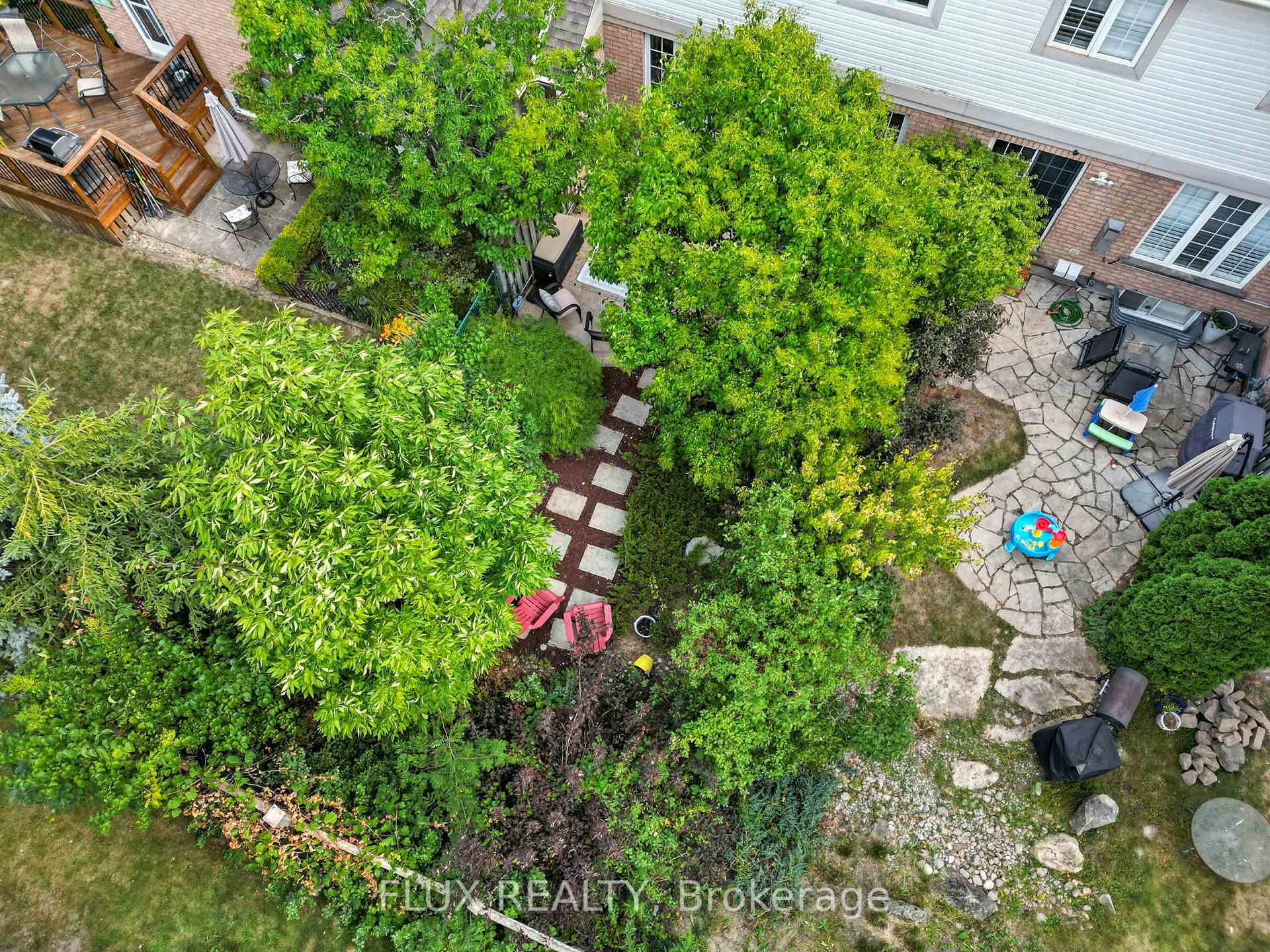 Photo 22 of 120 Reiber Court, Waterloo, Beechwood — HOMEH