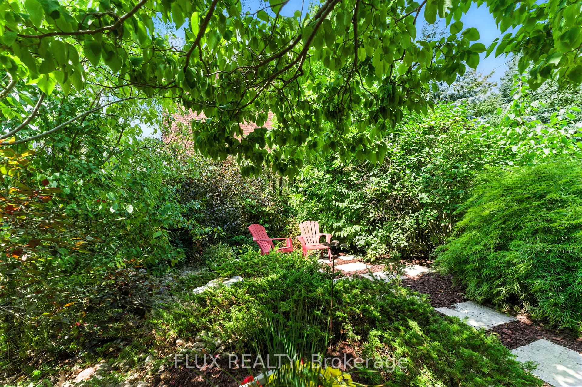 Photo 24 of 120 Reiber Court, Waterloo, Beechwood — HOMEH