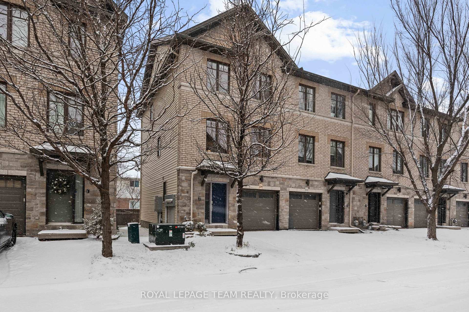 Photo 2 of 109 Brilia, Ottawa, Beacon Hill South — HOMEH