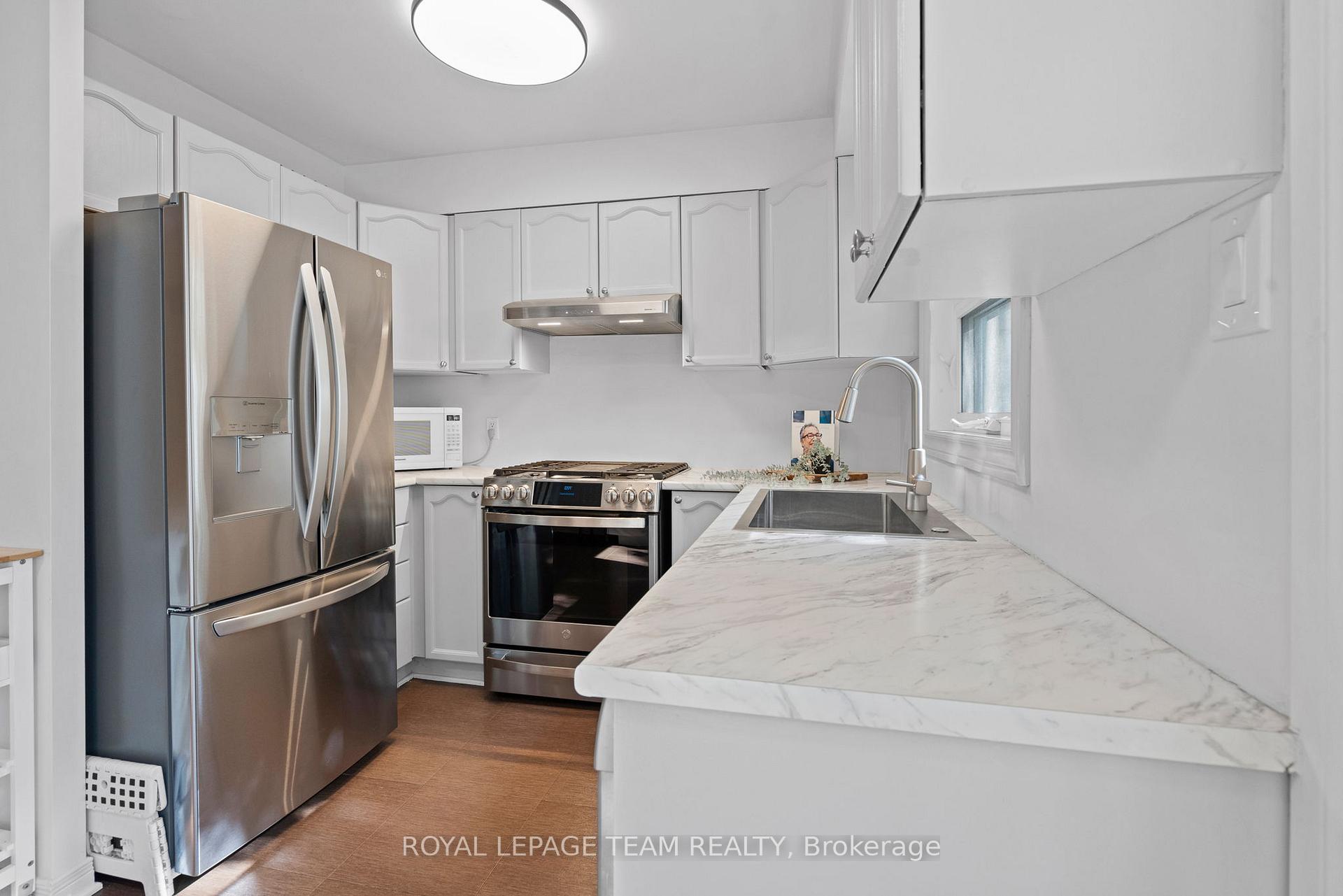 Photo 7 of 230 Currell Avenue, Ottawa, Westboro/Hampton Park — HOMEH