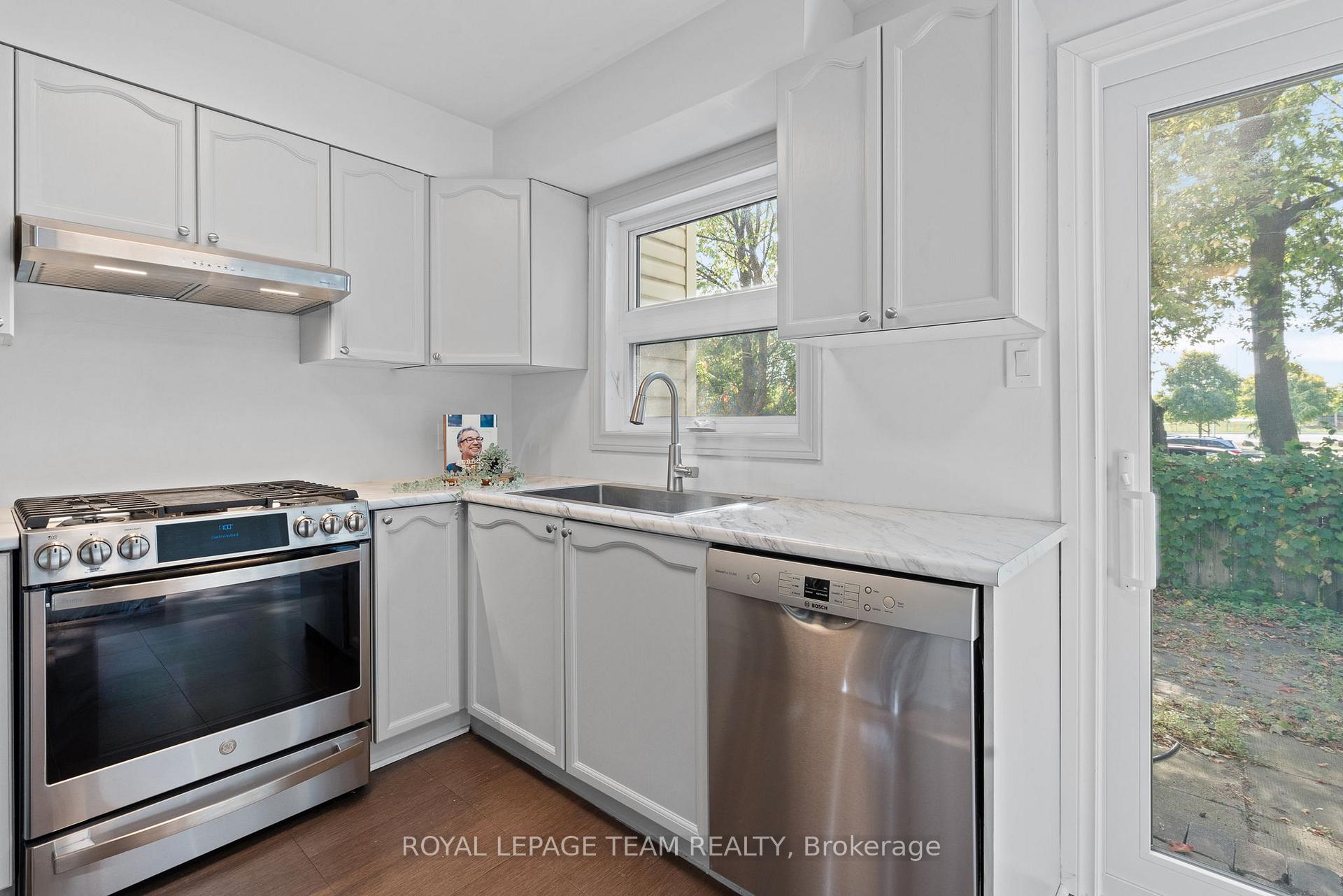 Photo 8 of 230 Currell Avenue, Ottawa, Westboro/Hampton Park — HOMEH