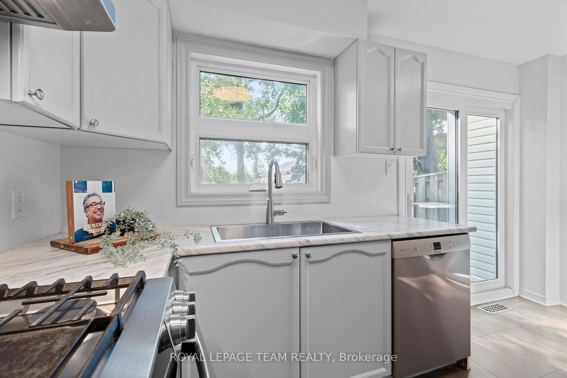Photo 9 of 230 Currell Avenue, Ottawa, Westboro/Hampton Park — HOMEH