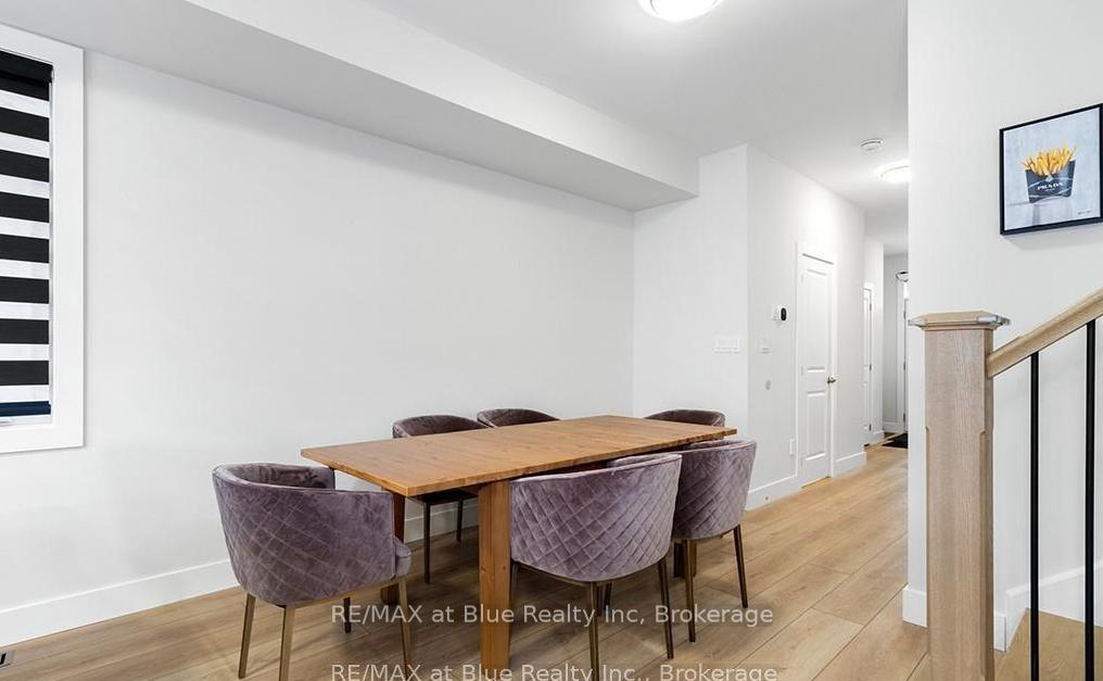 Photo 7 of 123 Black Willow Crescent, Blue Mountains — HOMEH