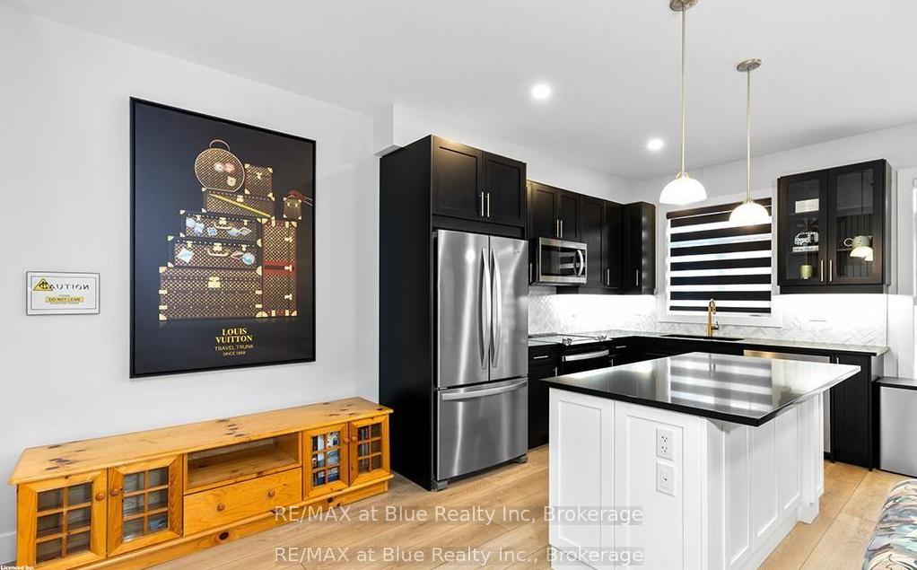 Photo 15 of 123 Black Willow Crescent, Blue Mountains — HOMEH