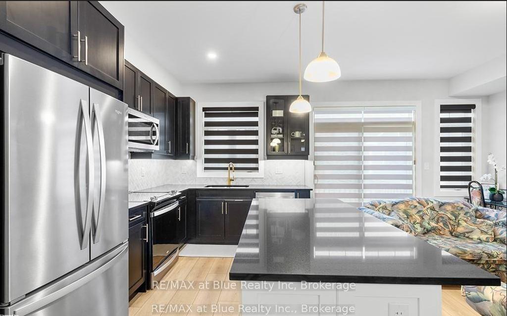Photo 16 of 123 Black Willow Crescent, Blue Mountains — HOMEH