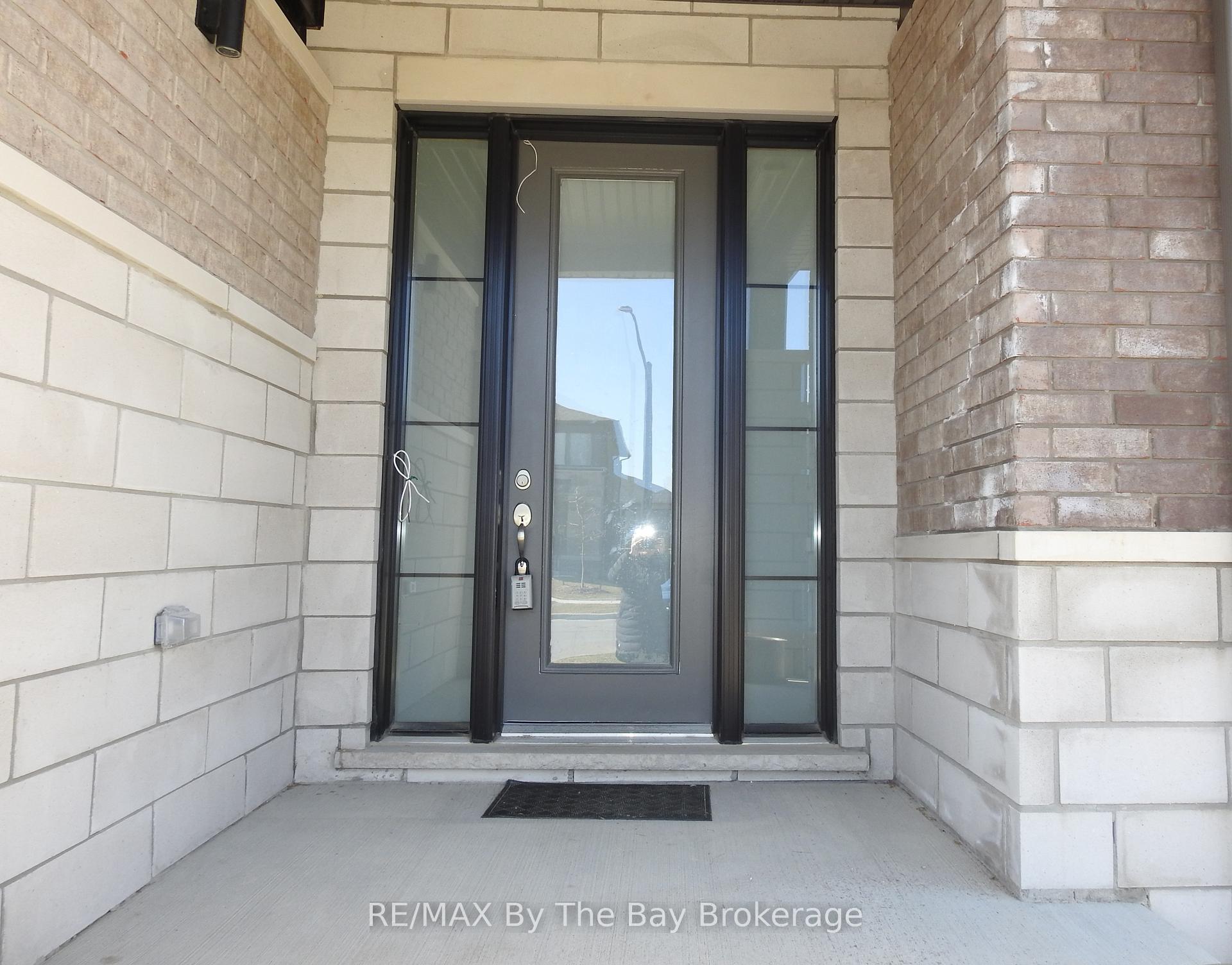Photo 3 of 35 Del Ray Crescent, Wasaga Beach — HOMEH
