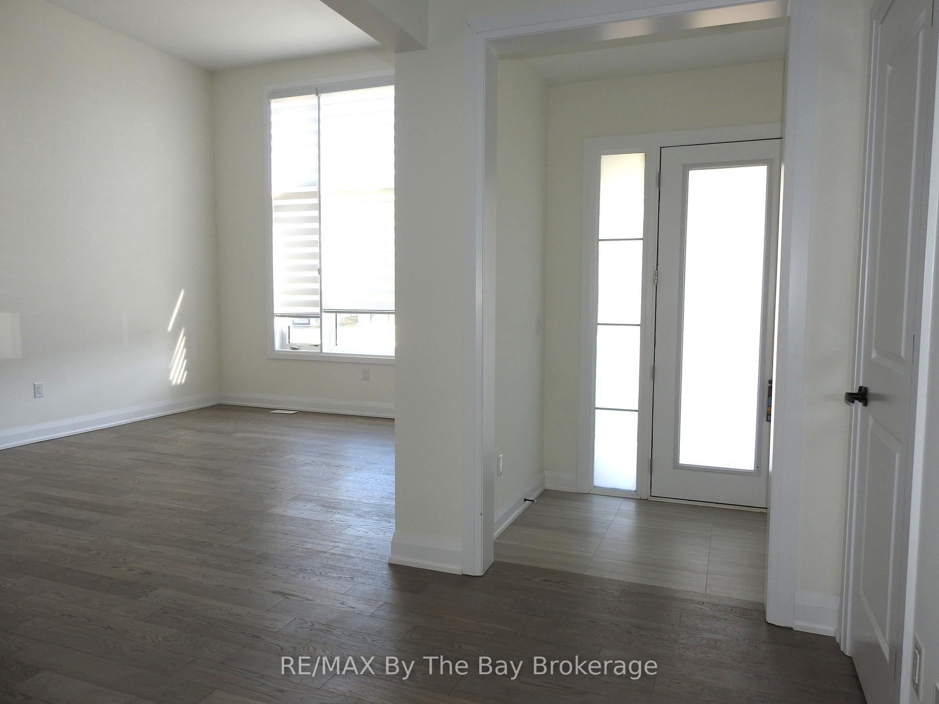 Photo 5 of 35 Del Ray Crescent, Wasaga Beach — HOMEH