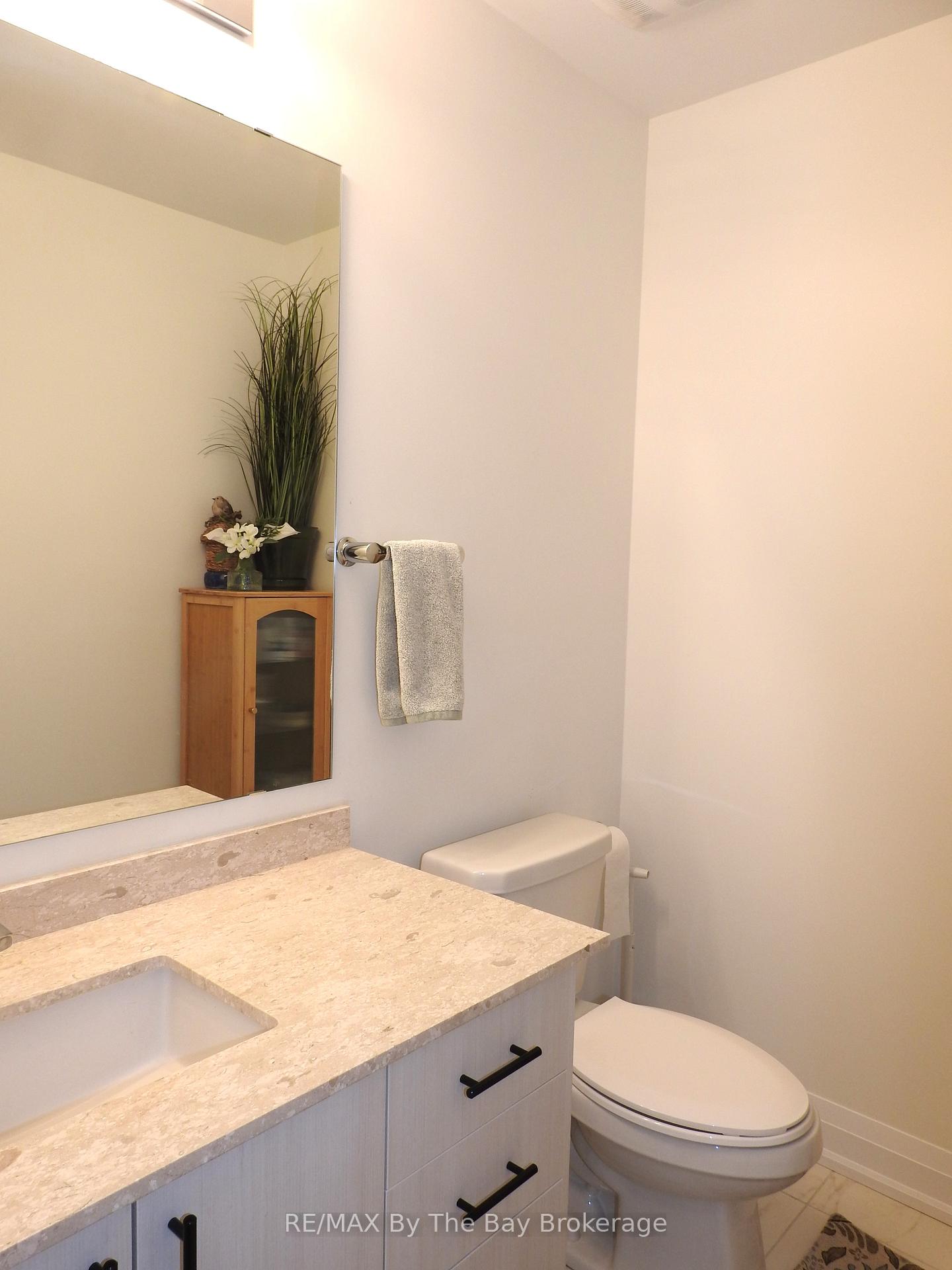 Photo 17 of 35 Del Ray Crescent, Wasaga Beach — HOMEH