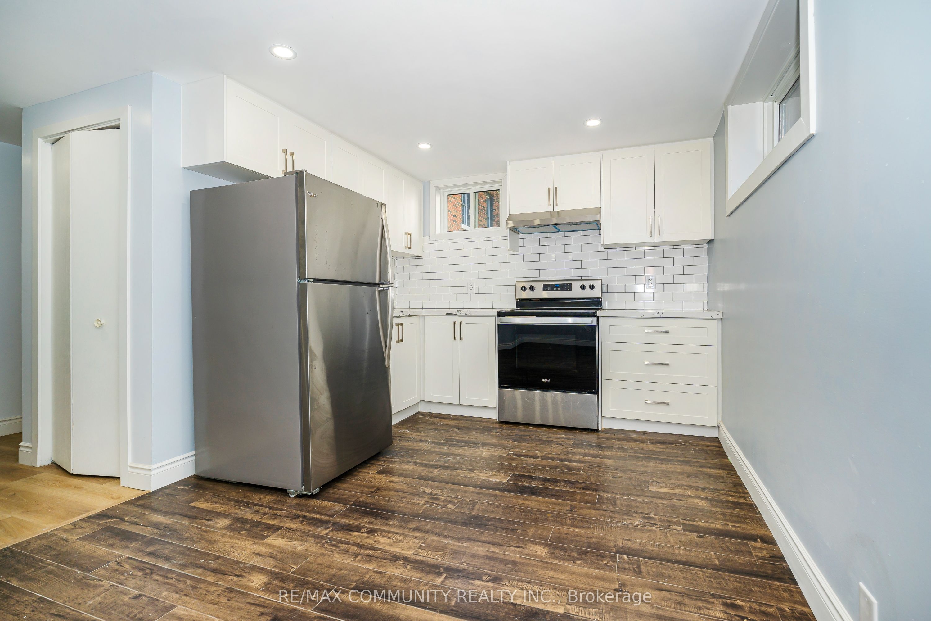 Photo 28 of 36 Jones Avenue, Oshawa, Centennial — HOMEH