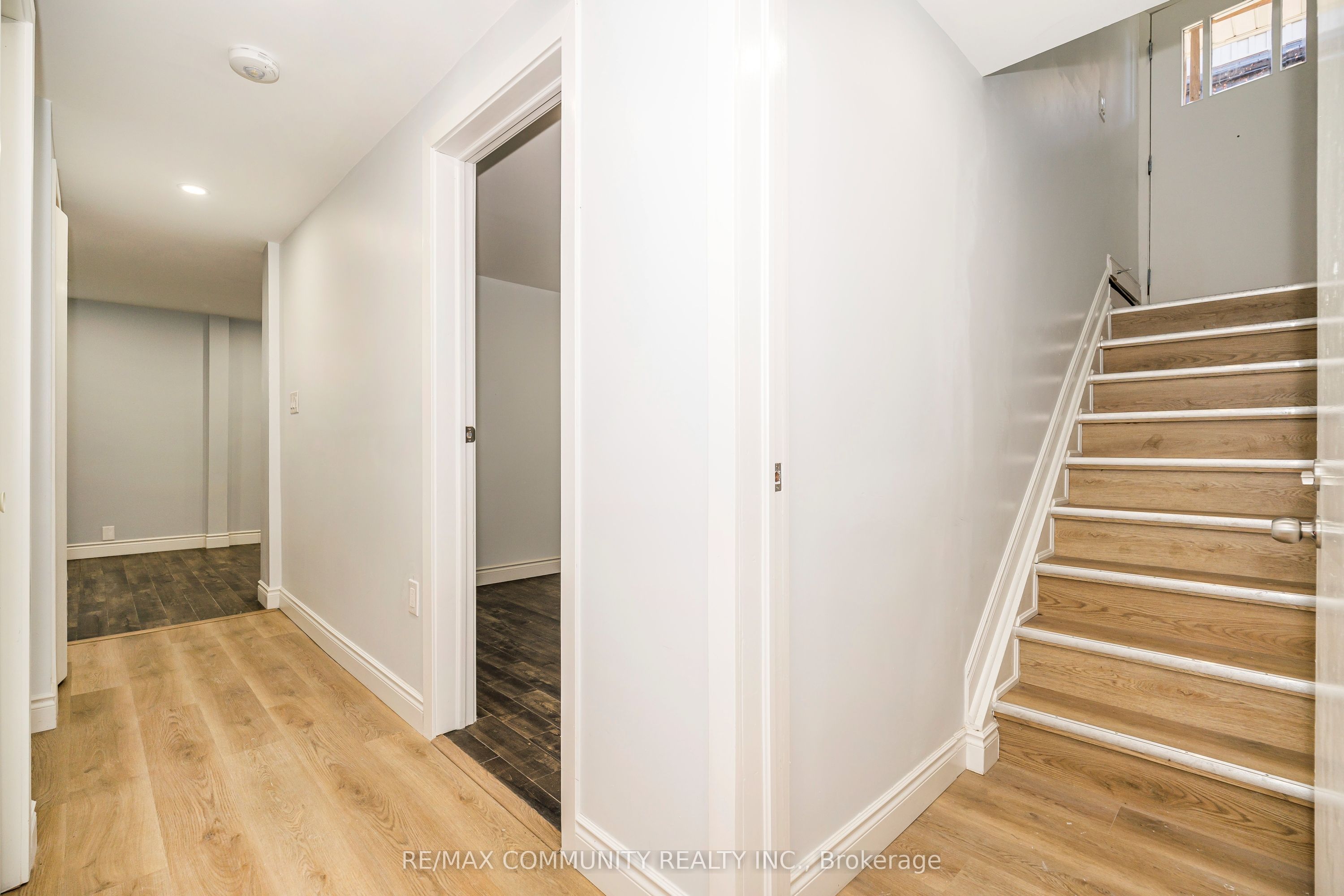 Photo 26 of 36 Jones Avenue, Oshawa, Centennial — HOMEH