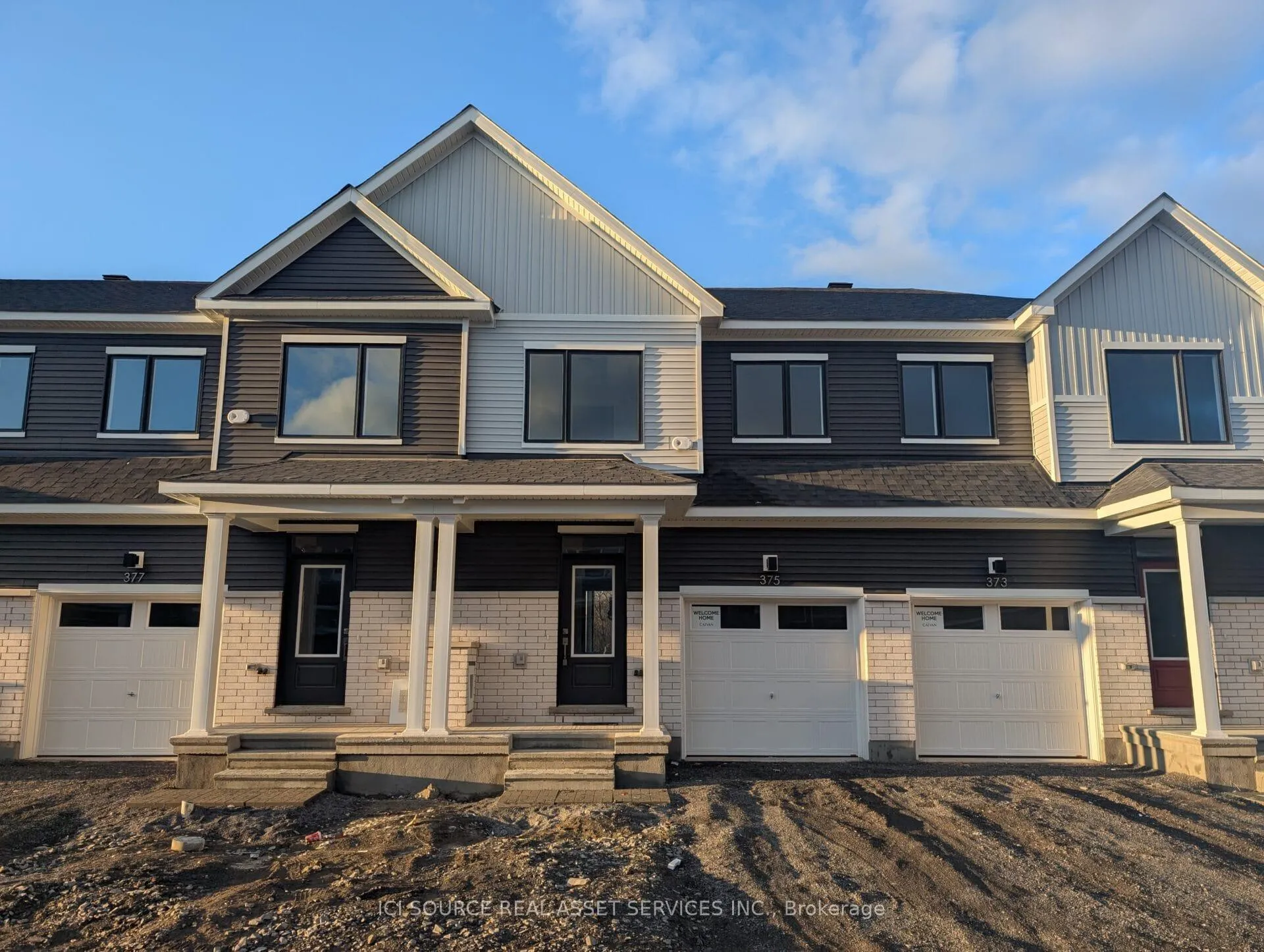 Photo 2 of 375 Les Emmerson Drive, Ottawa, Barrhaven - Heritage Park — HOMEH