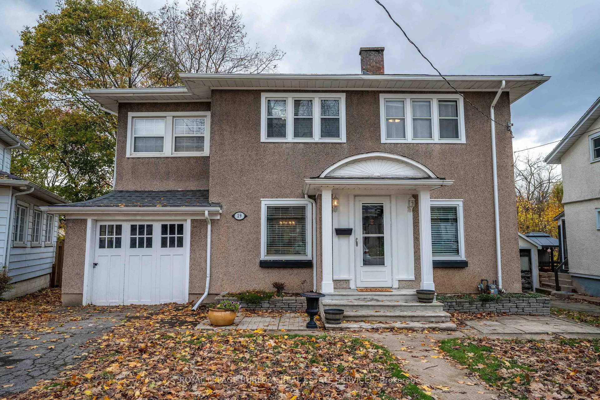 Photo 2 of 19 Margery Road, Welland, Welland Downtown — HOMEH