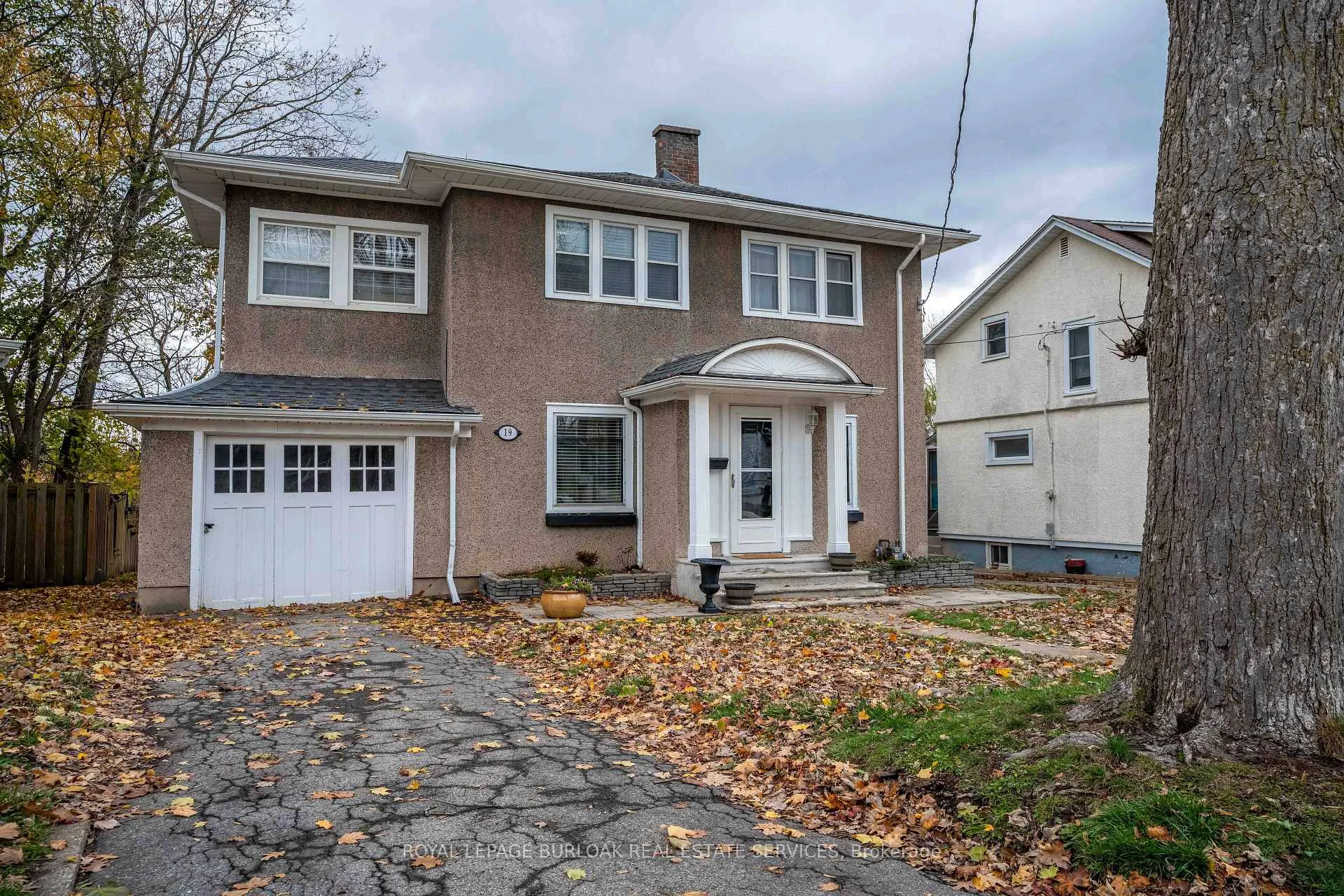 Photo 3 of 19 Margery Road, Welland, Welland Downtown — HOMEH